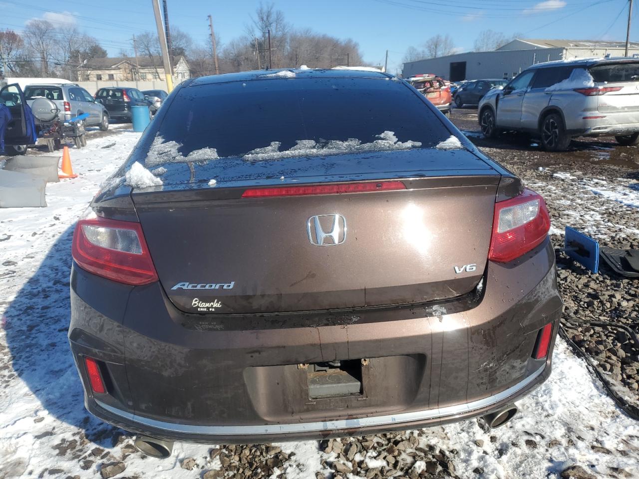 2013 Honda Accord VIN 1HGCT2B85DA010740 Copart auction photo, burn - engine damage thumbnail 6