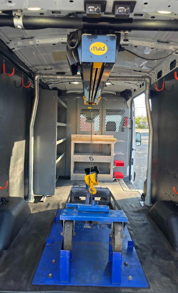 2018 Ford Transit VIN 1FTBW2CM5JKA75168 Copart auction photo, normal wear damage thumbnail 9