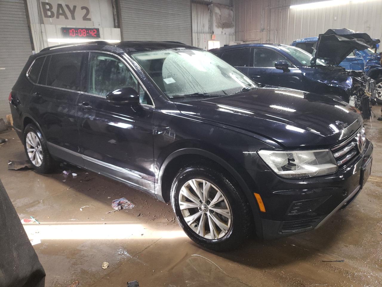 2018 Volkswagen Tiguan VIN 3VV2B7AX9JM176861 Copart auction photo, rear end damage thumbnail 4