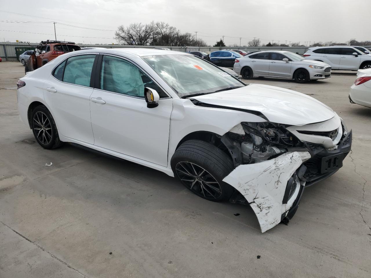 2022 Toyota Camry VIN 4T1G11AK0NU625060 Copart auction photo, front end damage thumbnail 4