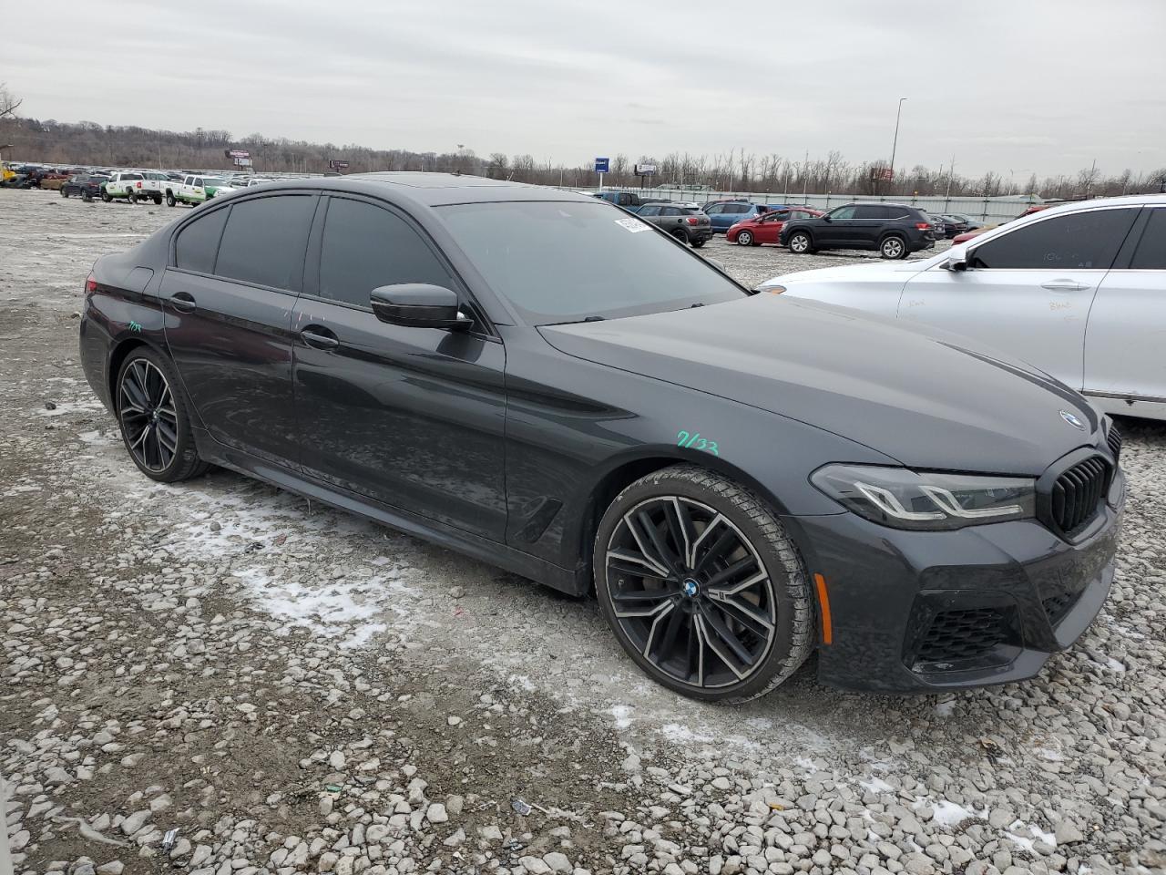 2021 BMW 5er VIN WBA53BJ04MCF43184 Copart auction photo, side / minor dent/scratches damage thumbnail 4