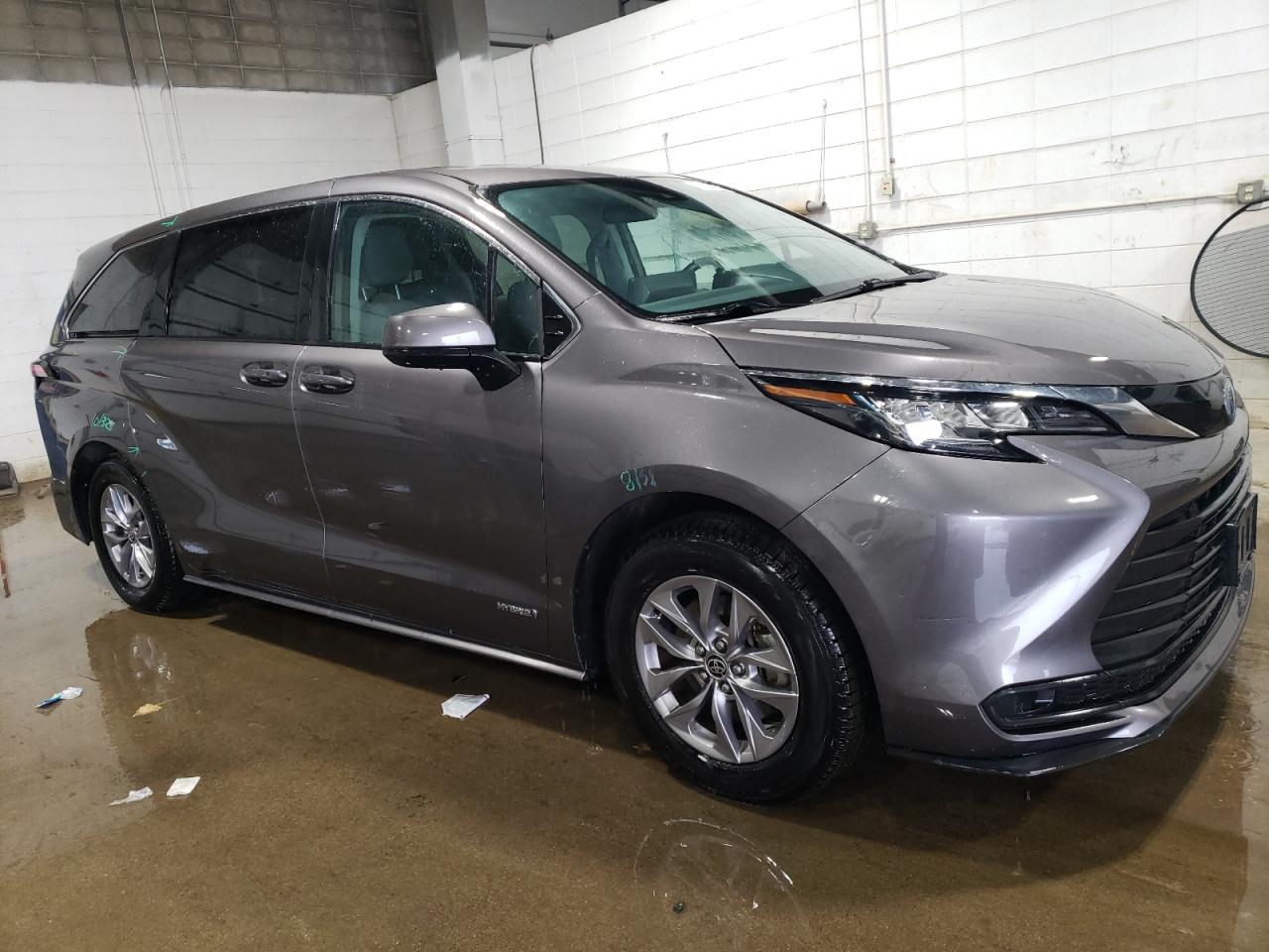 2021 Toyota Sienna VIN 5TDKRKEC3MS016046 Copart auction photo, rear end damage thumbnail 4
