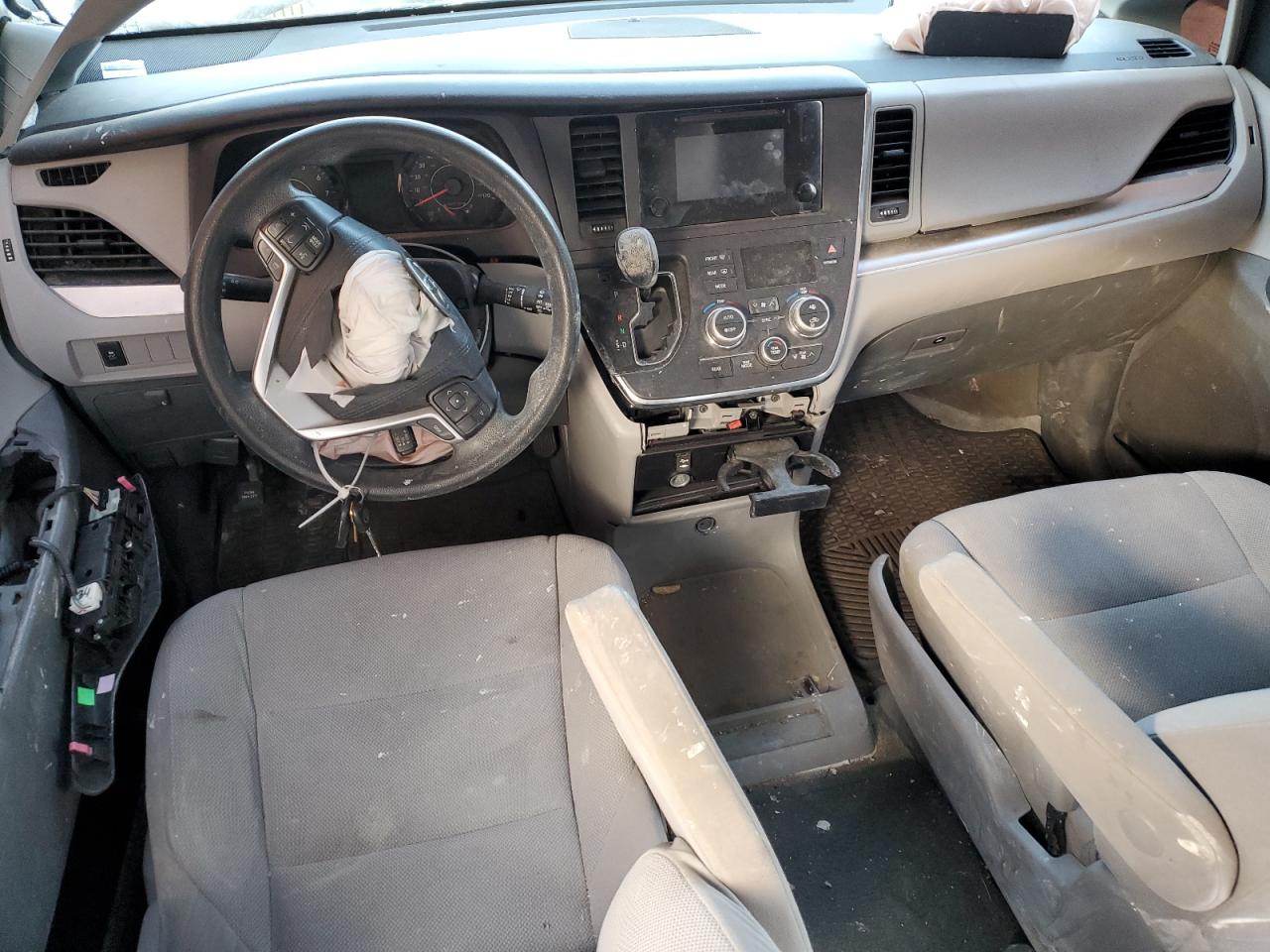 2015 Toyota Sienna VIN 5TDZK3DC8FS556439 Copart auction photo, front end damage thumbnail 8