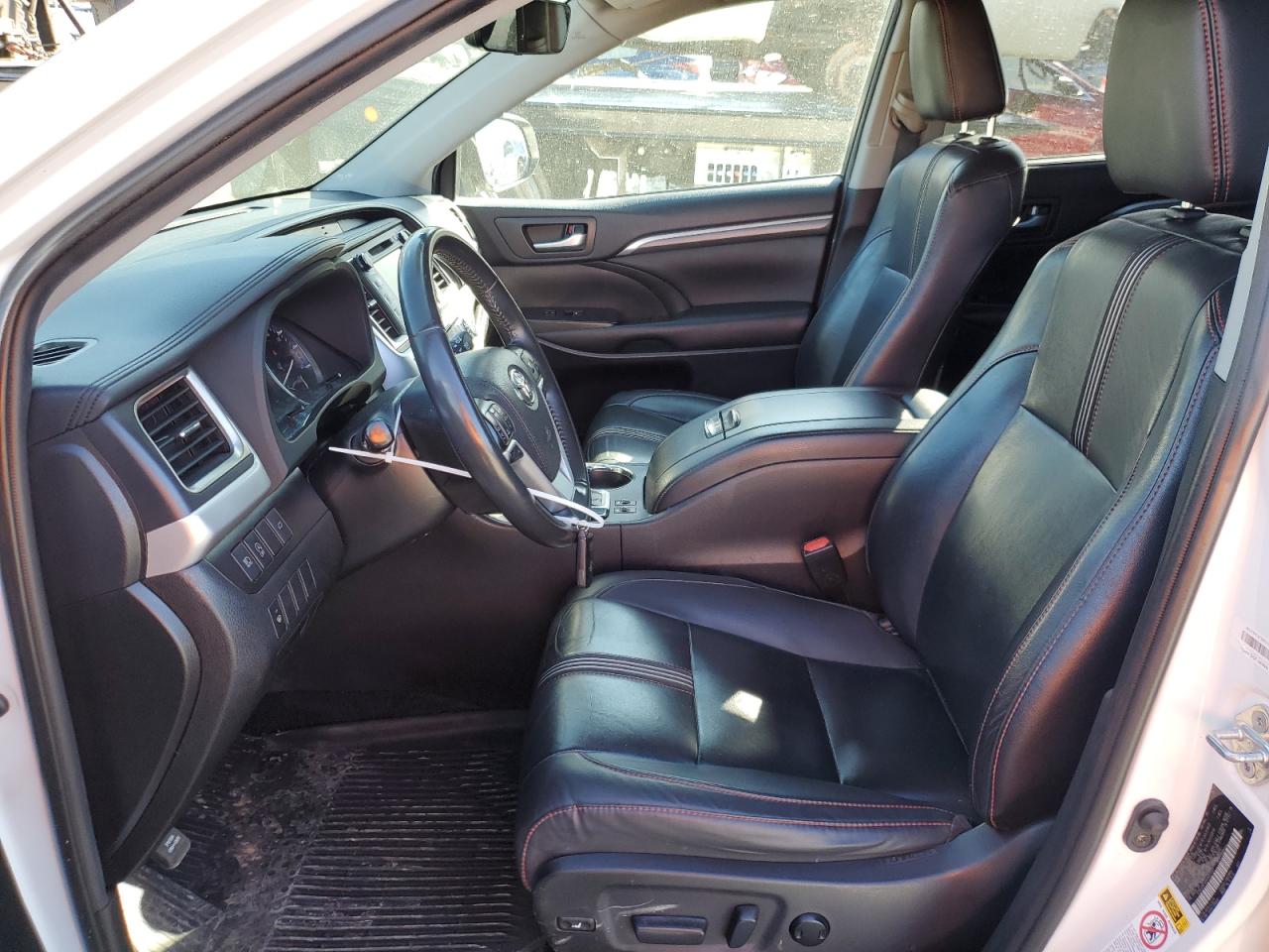 2019 Toyota Highlander VIN 5TDJZRFH5KS607037 Copart auction photo, front end / minor dent/scratches damage thumbnail 7