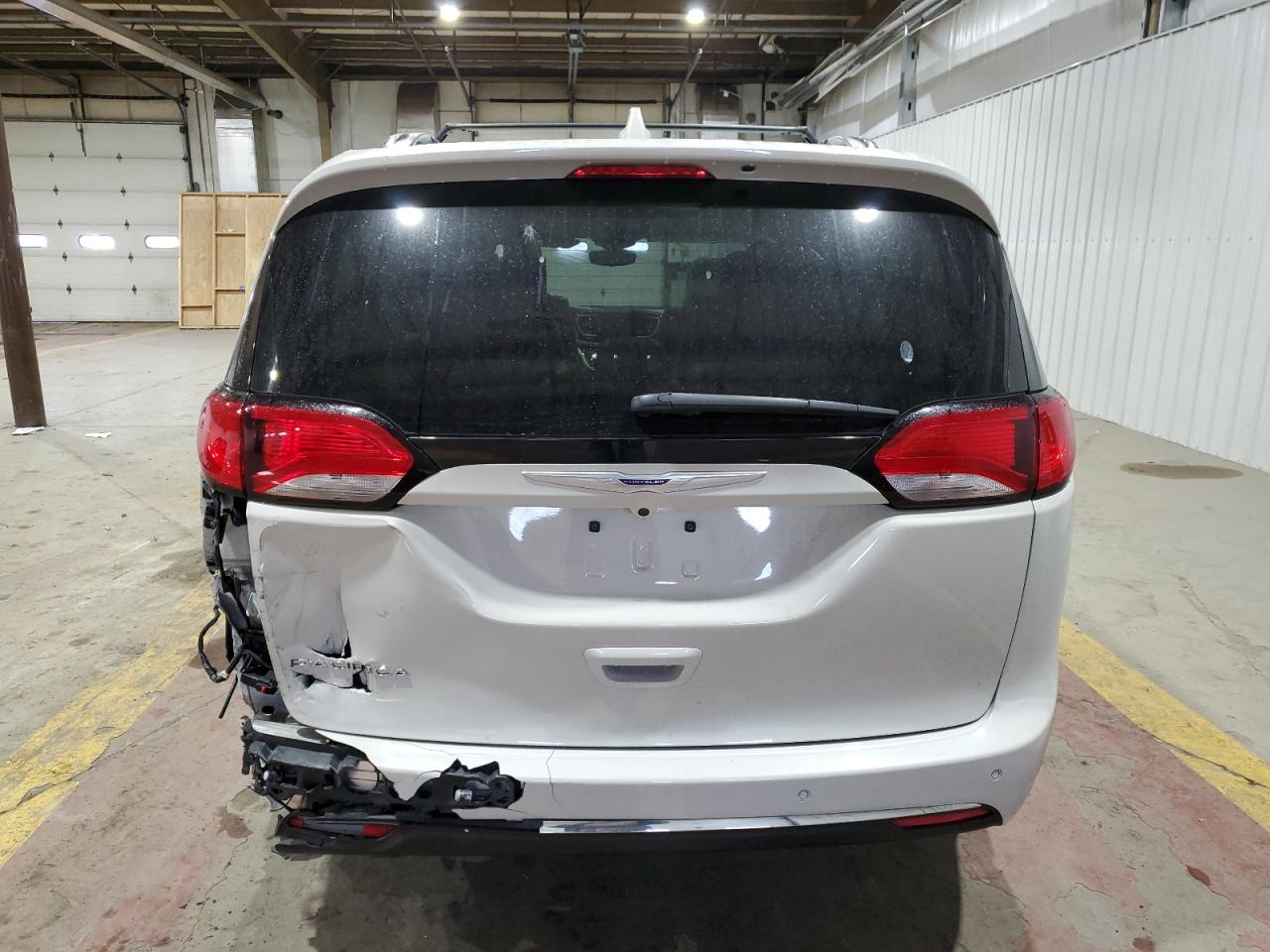 2019 Chrysler Pacifica VIN 2C4RC1EG2KR597915 Copart auction photo, rear end / minor dent/scratches damage thumbnail 6
