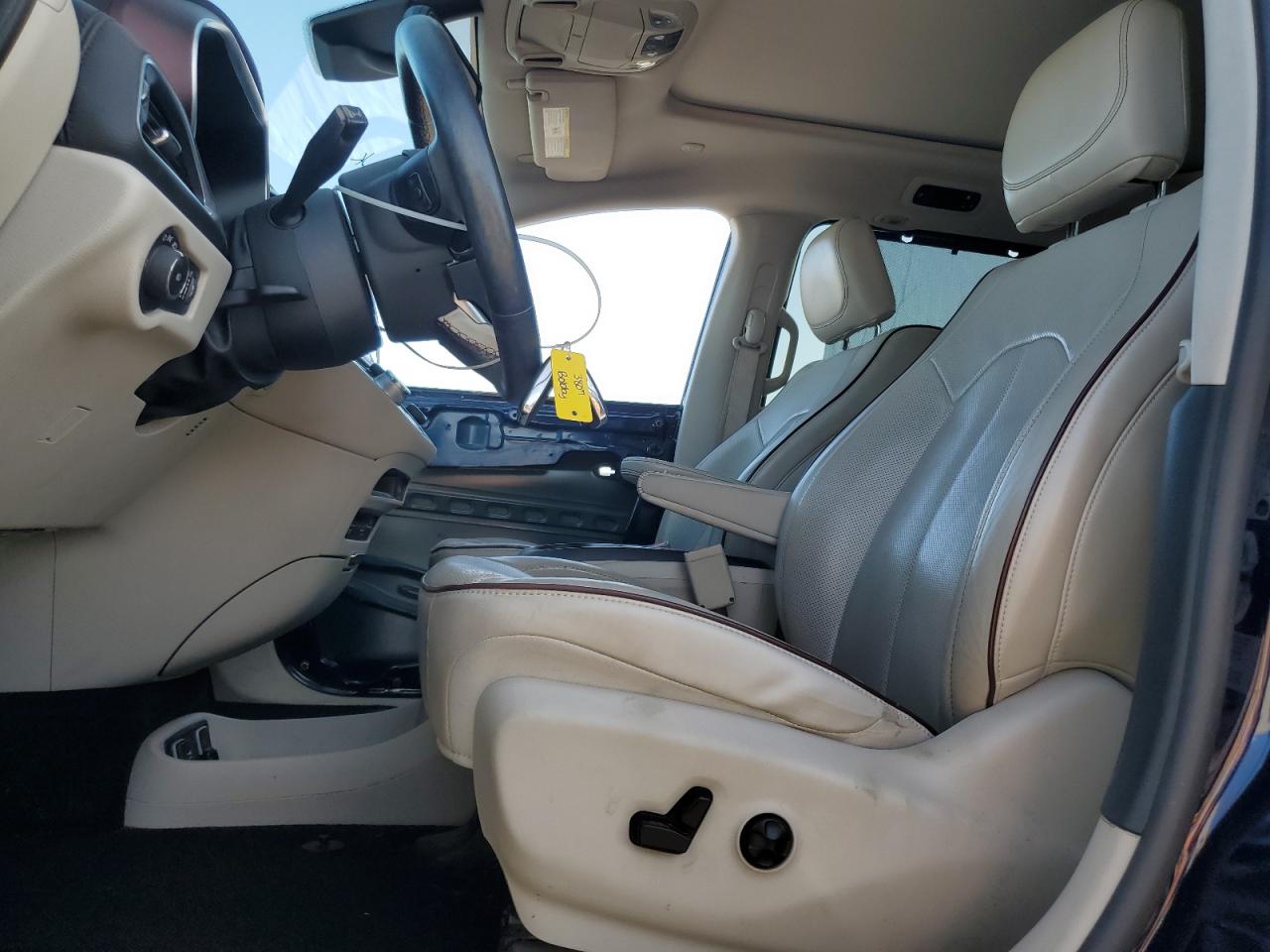 2017 Chrysler Pacifica VIN 2C4RC1GG8HR794111 Copart auction photo, front end / side damage thumbnail 7