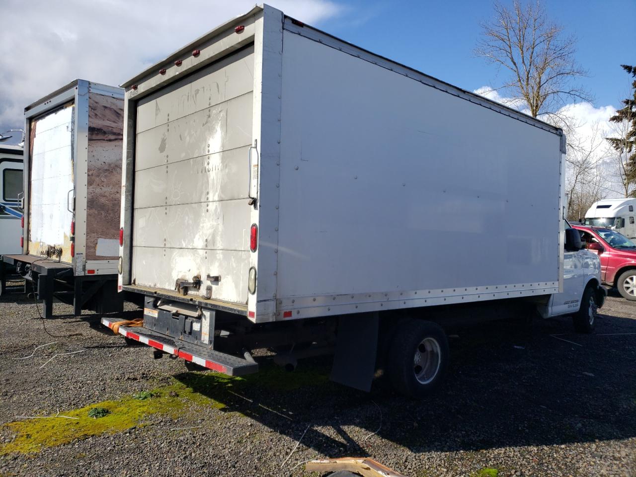 2012 GMC Savana VIN 1GD374CA8C1908193 Copart auction photo, front end damage thumbnail 3