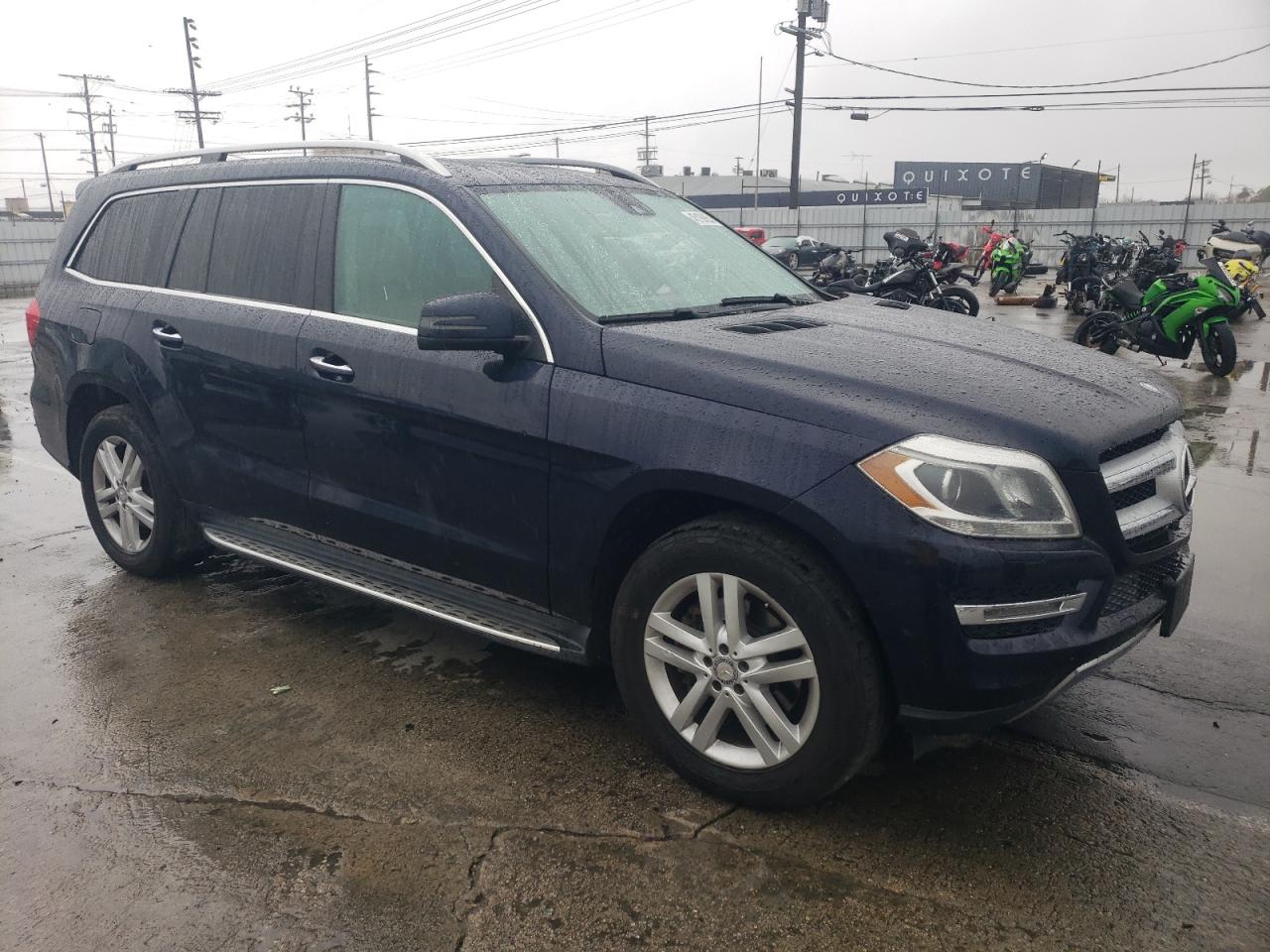 2015 Mercedes-Benz GL-klasse VIN 4JGDF6EE0FA468011 Copart auction photo, side / front end damage thumbnail 4