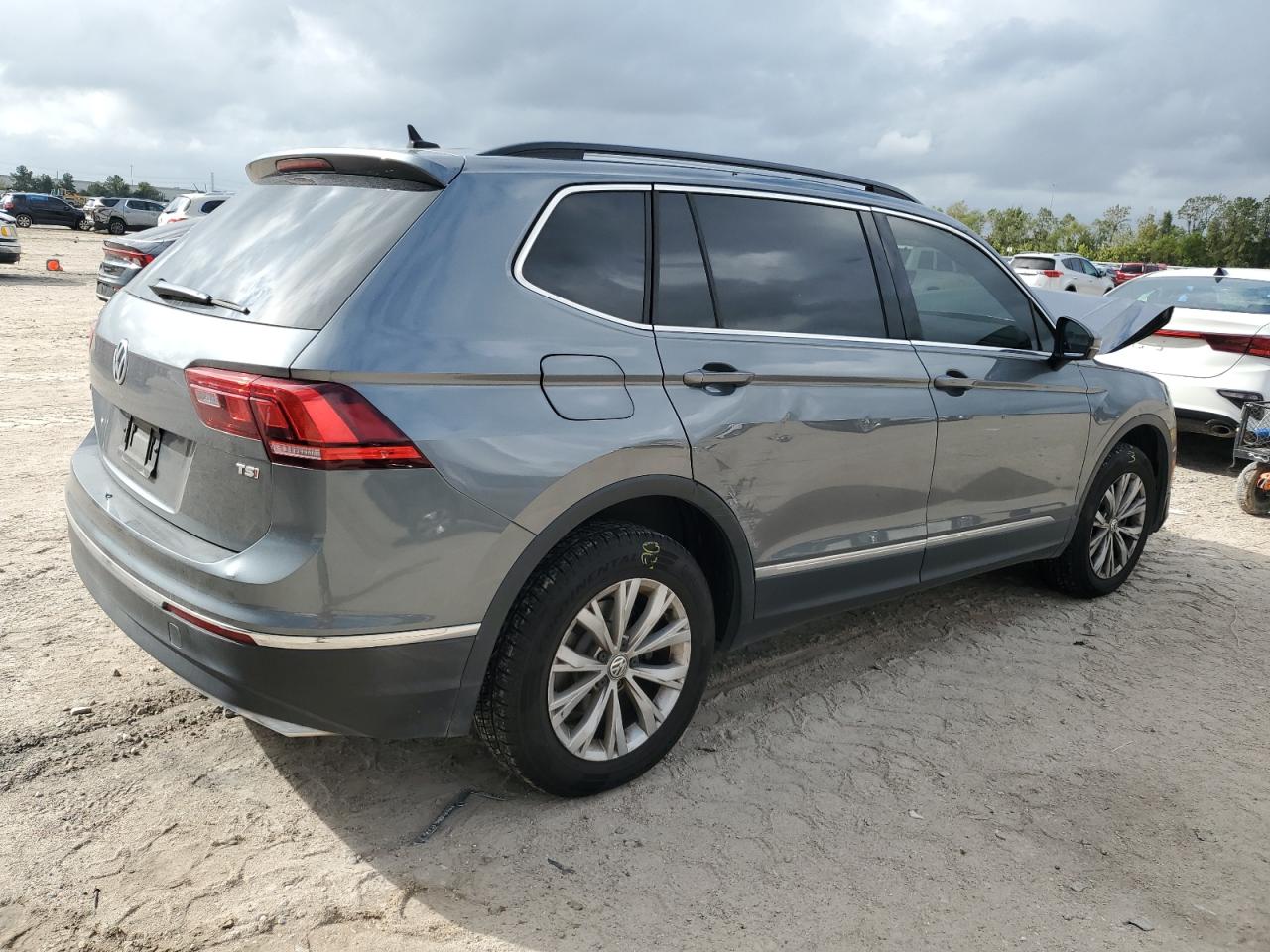2018 Volkswagen Tiguan VIN 3VV3B7AX0JM131991 Copart auction photo, front end damage thumbnail 3