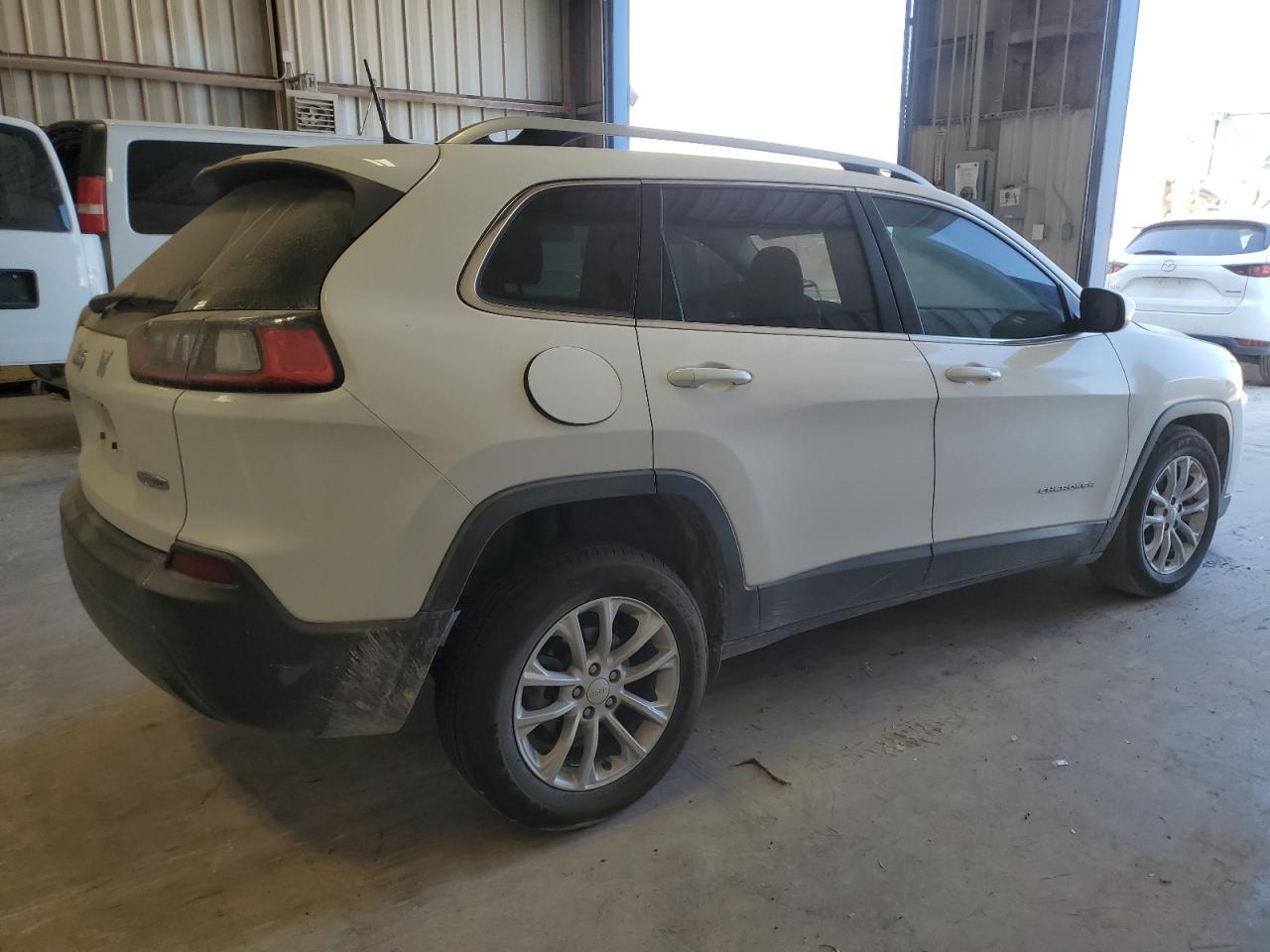 2019 Jeep Grand Cherokee VIN 1C4PJLCB2KD175646 Copart auction photo, front end / hail damage thumbnail 3