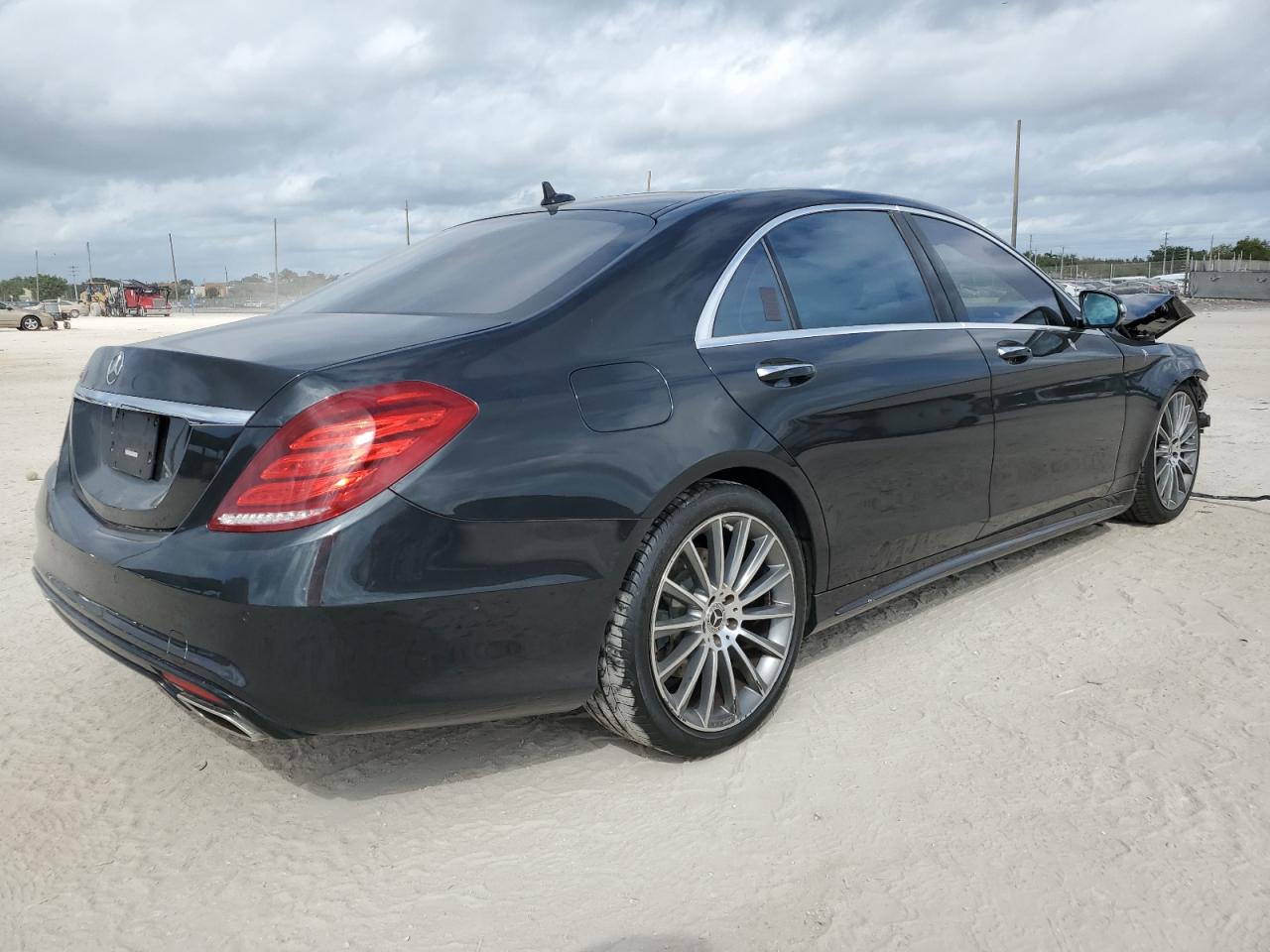 2015 Mercedes-Benz S-klasse VIN WDDUG8CB3FA175263 Copart auction photo, front end / minor dent/scratches damage thumbnail 3