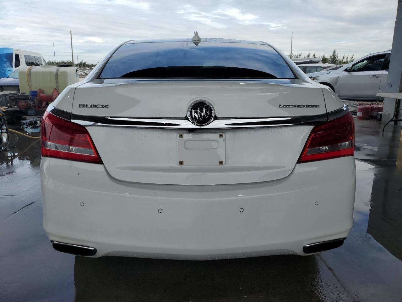 2015 Buick LaCrosse VIN 1G4GB5G36FF143638 Copart auction photo, front end / minor dent/scratches damage thumbnail 6
