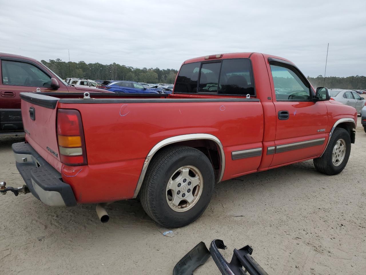 2000 Chevrolet Silverado VIN 1GCEC14TXYZ153158 Copart auction photo, front end damage thumbnail 3