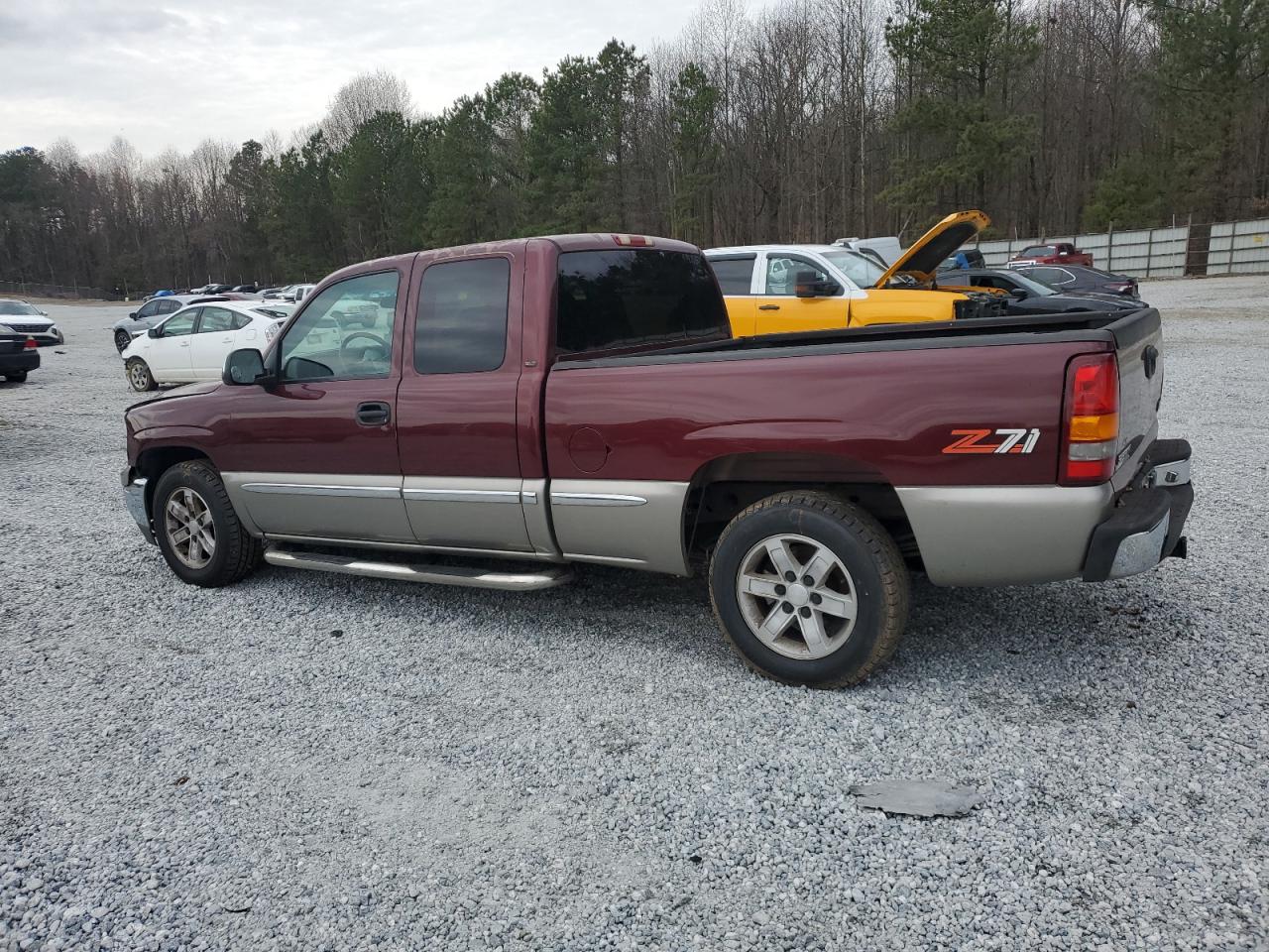 2000 GMC Sierra VIN 2GTEC19TXY1347416 Copart auction photo, front end / minor dent/scratches damage thumbnail 2
