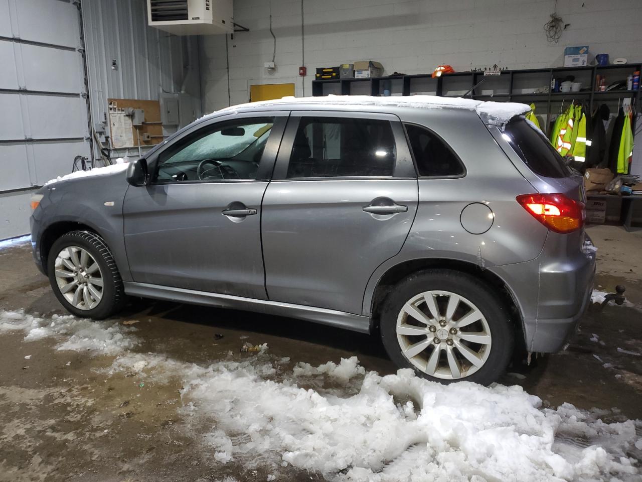 2011 Mitsubishi Outlander VIN JA4AR4AU2BZ016048 Copart auction photo, undercarriage damage thumbnail 2