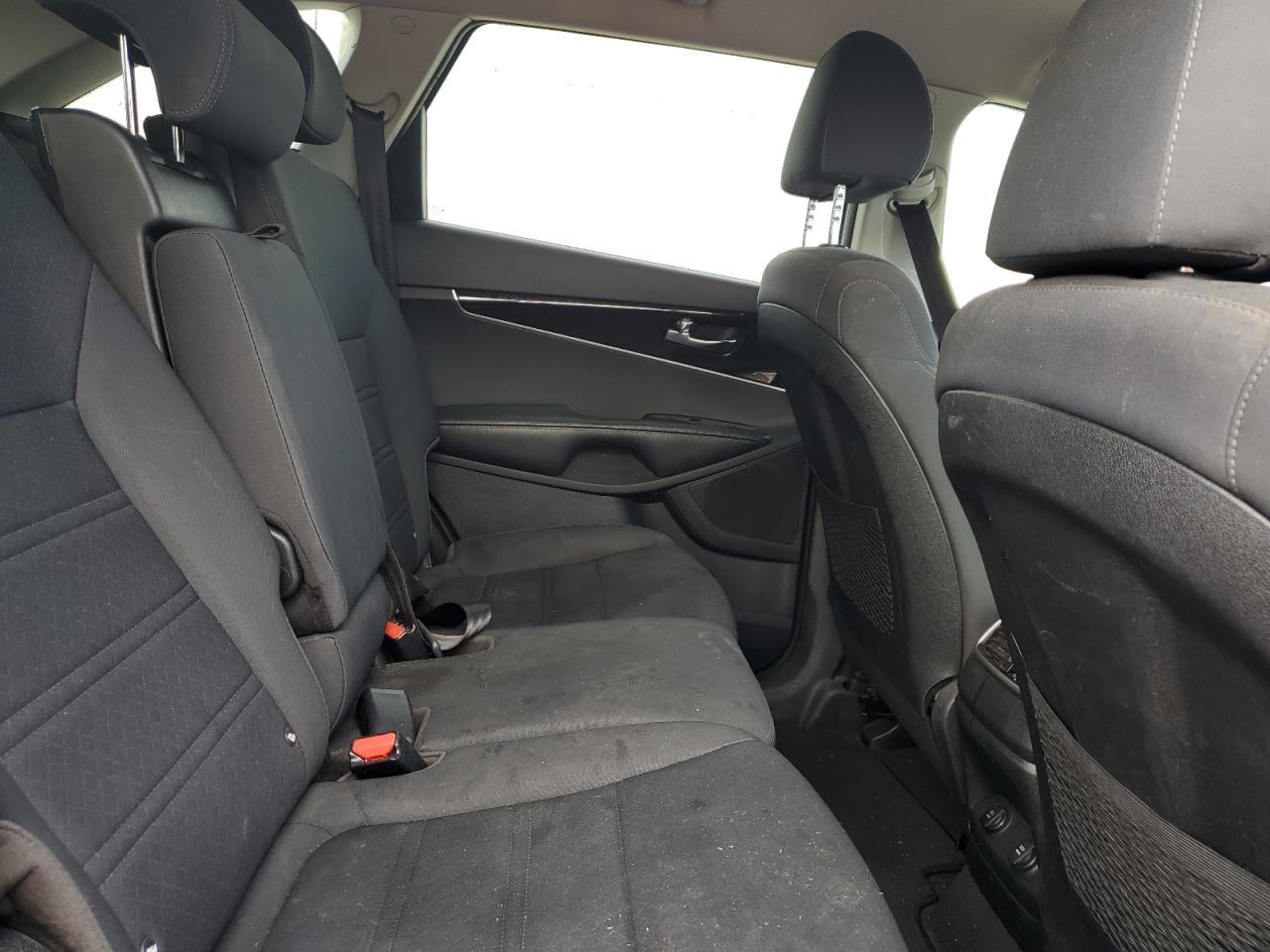 2019 KIA Sorento VIN 5XYPG4A54KG604918 Copart auction photo, burn / minor dent/scratches damage thumbnail 11