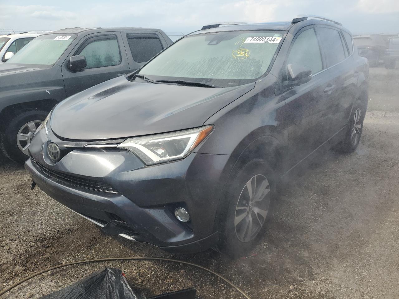 2016 Toyota RAV 4 VIN JTMWFREVXGJ091915
