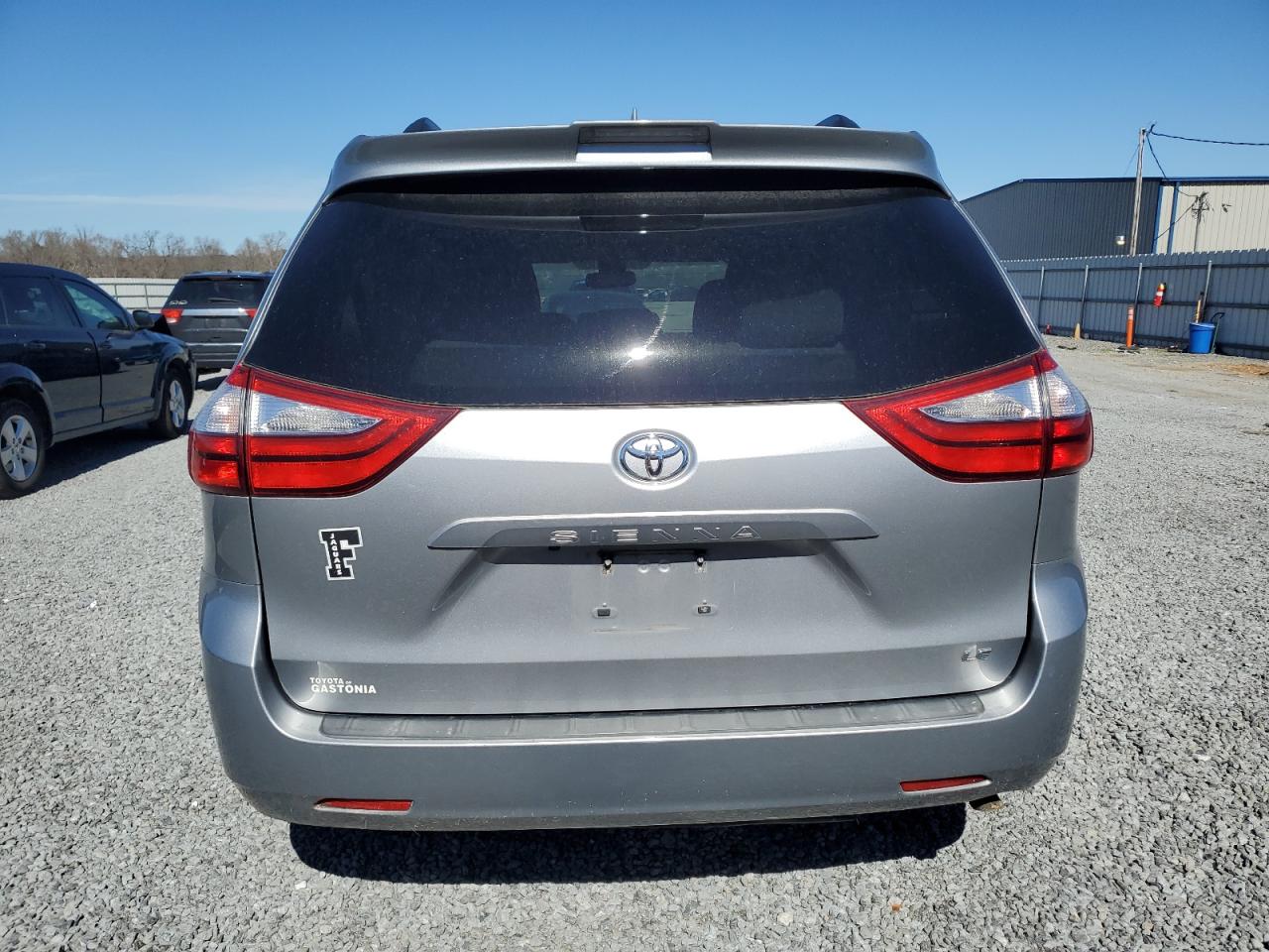 2018 Toyota Sienna VIN 5TDKZ3DC2JS900949 Copart auction photo, front end damage thumbnail 6