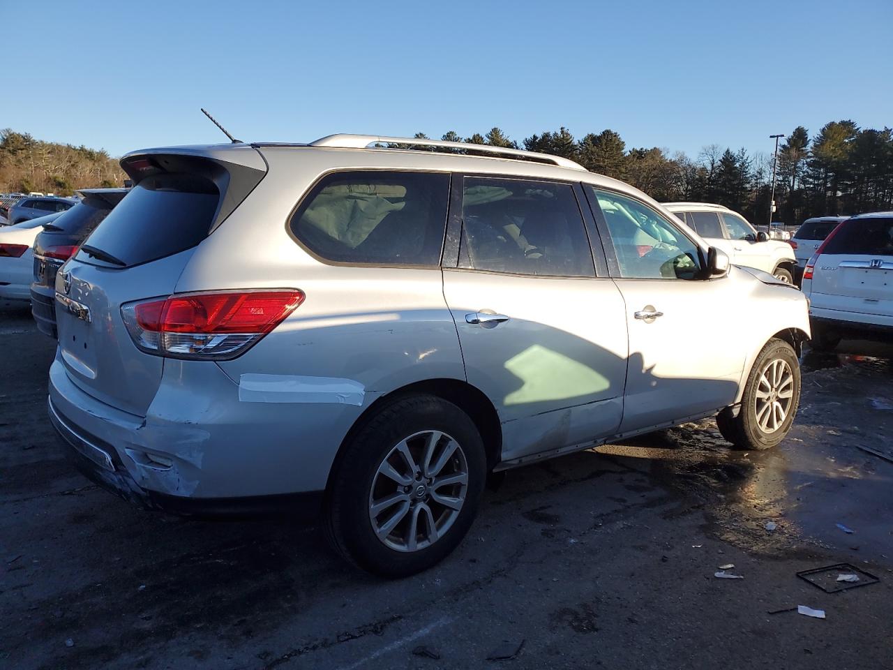 2016 Nissan Pathfinder VIN 5N1AR2MN1GC633798 Copart auction photo, all over damage thumbnail 3