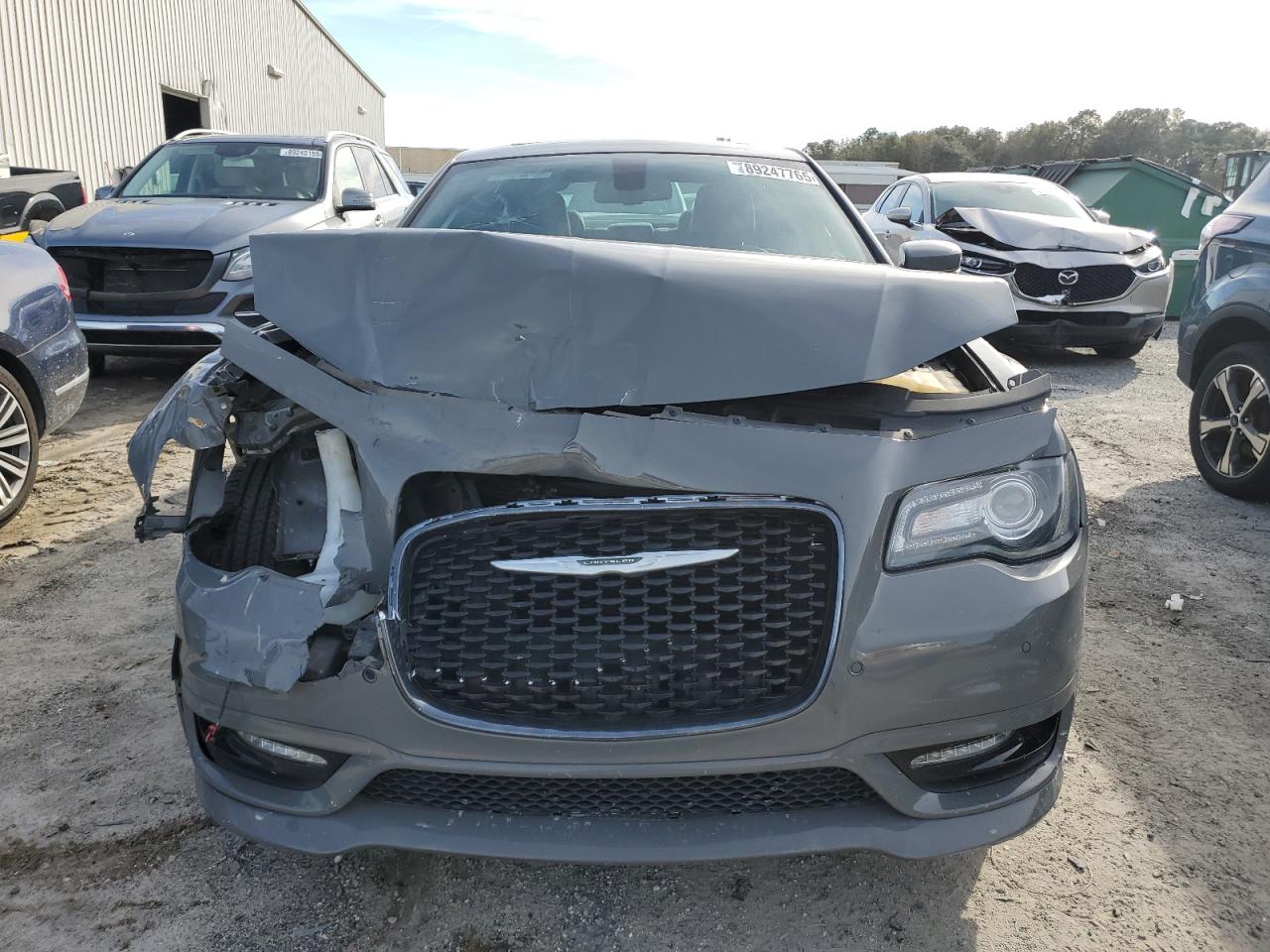 2018 Chrysler 300 VIN 2C3CCABG0JH275387 Copart auction photo, front end damage thumbnail 5