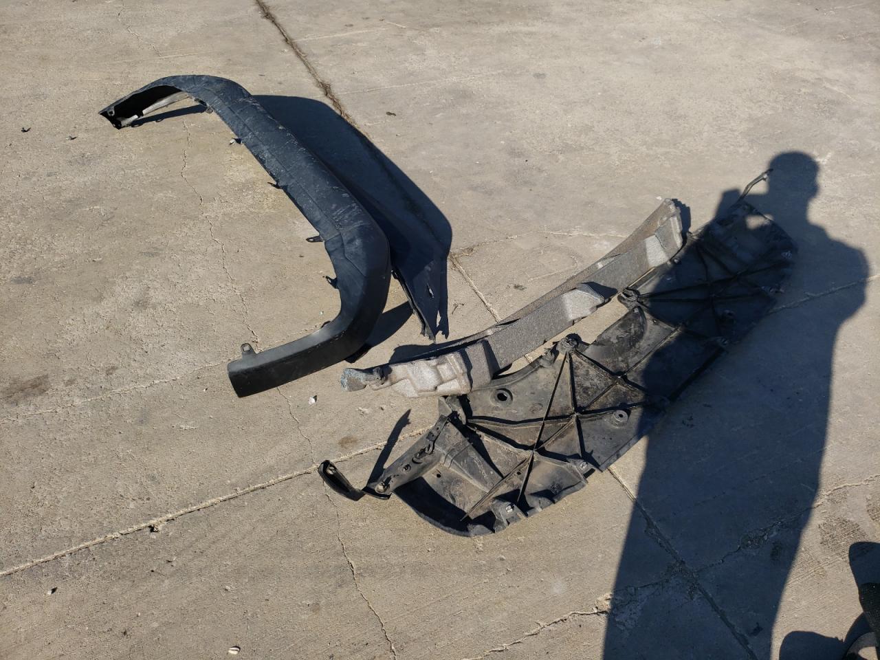 2020 Toyota RAV 4 VIN 2T3P1RFV6LC092817 Copart auction photo, front end / side damage thumbnail 15