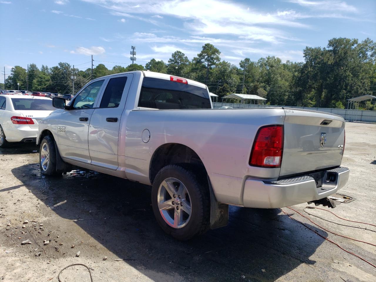 2018 RAM 1500 VIN 1C6RR7FGXJS264317 Copart auction photo, front end / minor dent/scratches damage thumbnail 2