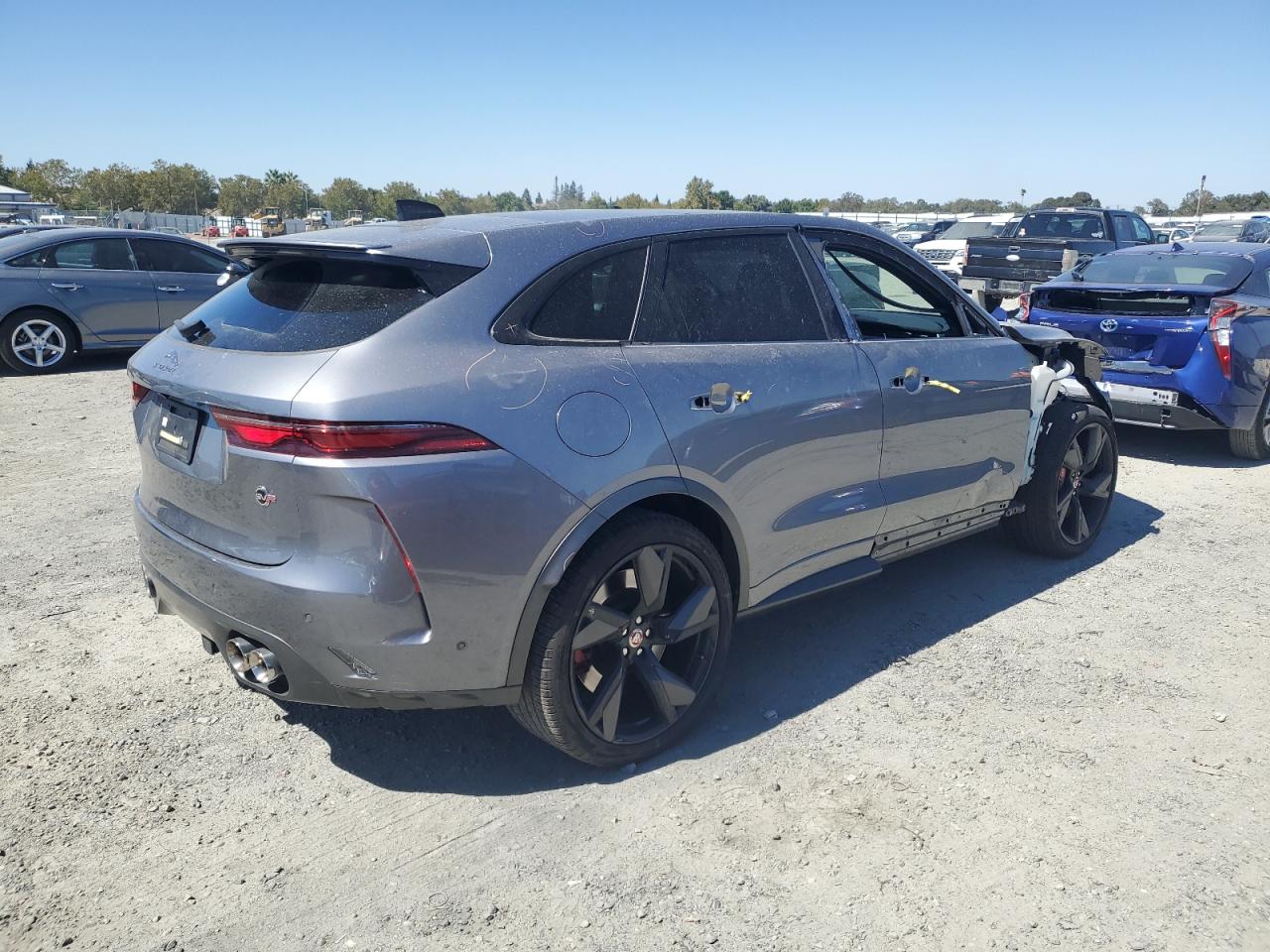2021 Jaguar F-Pace VIN SADCZ2EE3MA681181 Copart auction photo, front end / side damage thumbnail 3