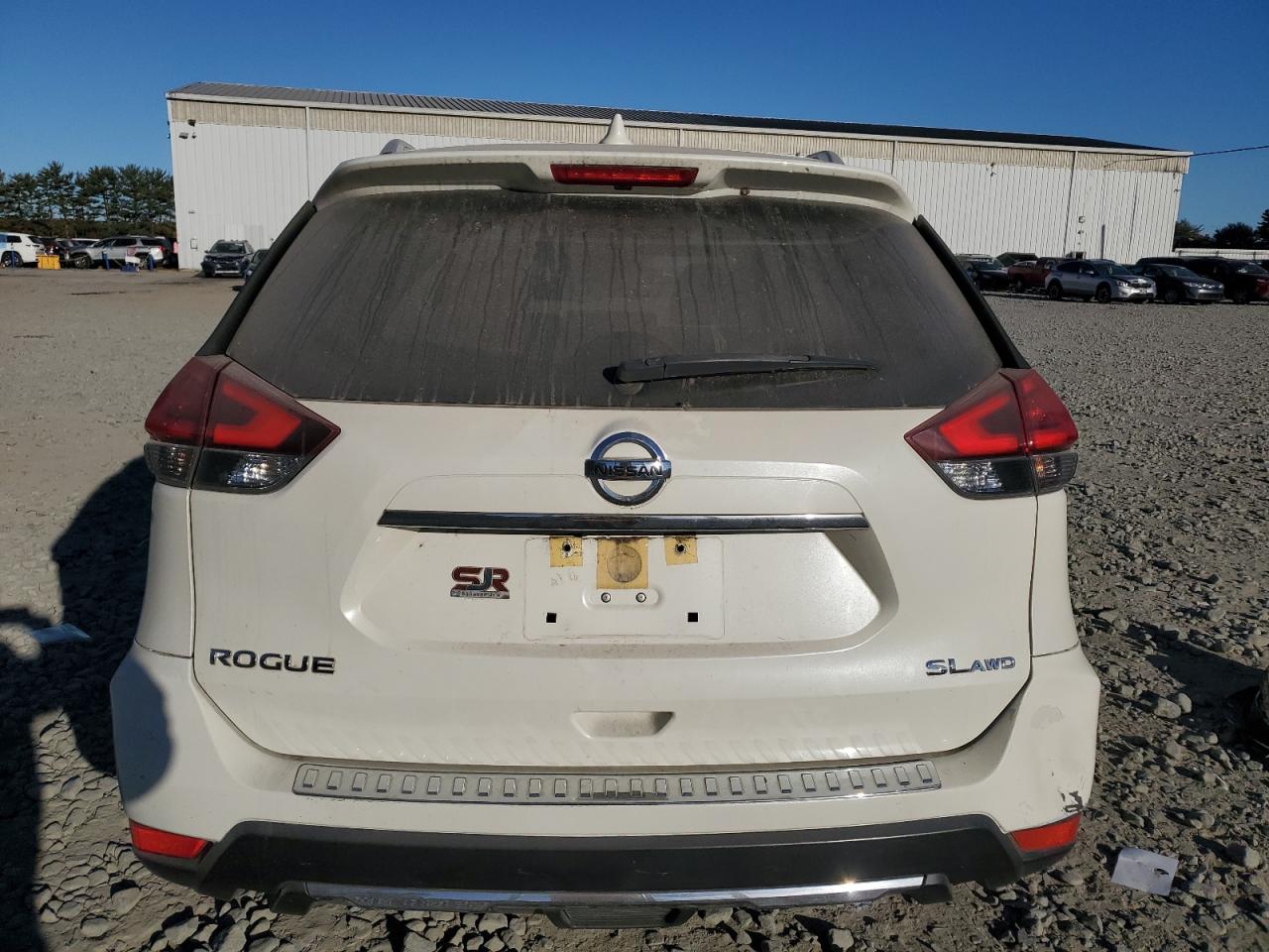 2017 Nissan Rogue VIN JN8AT2MV1HW018288 Copart auction photo, front end / minor dent/scratches damage thumbnail 6