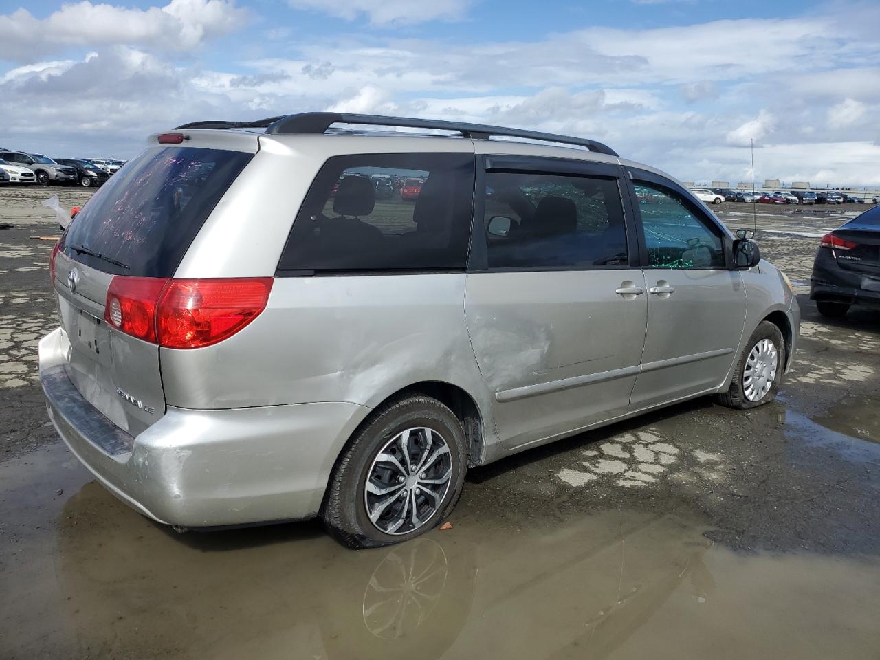 2009 Toyota Sienna VIN 5TDZK23C39S288237 Copart auction photo, vandalism / all over damage thumbnail 3