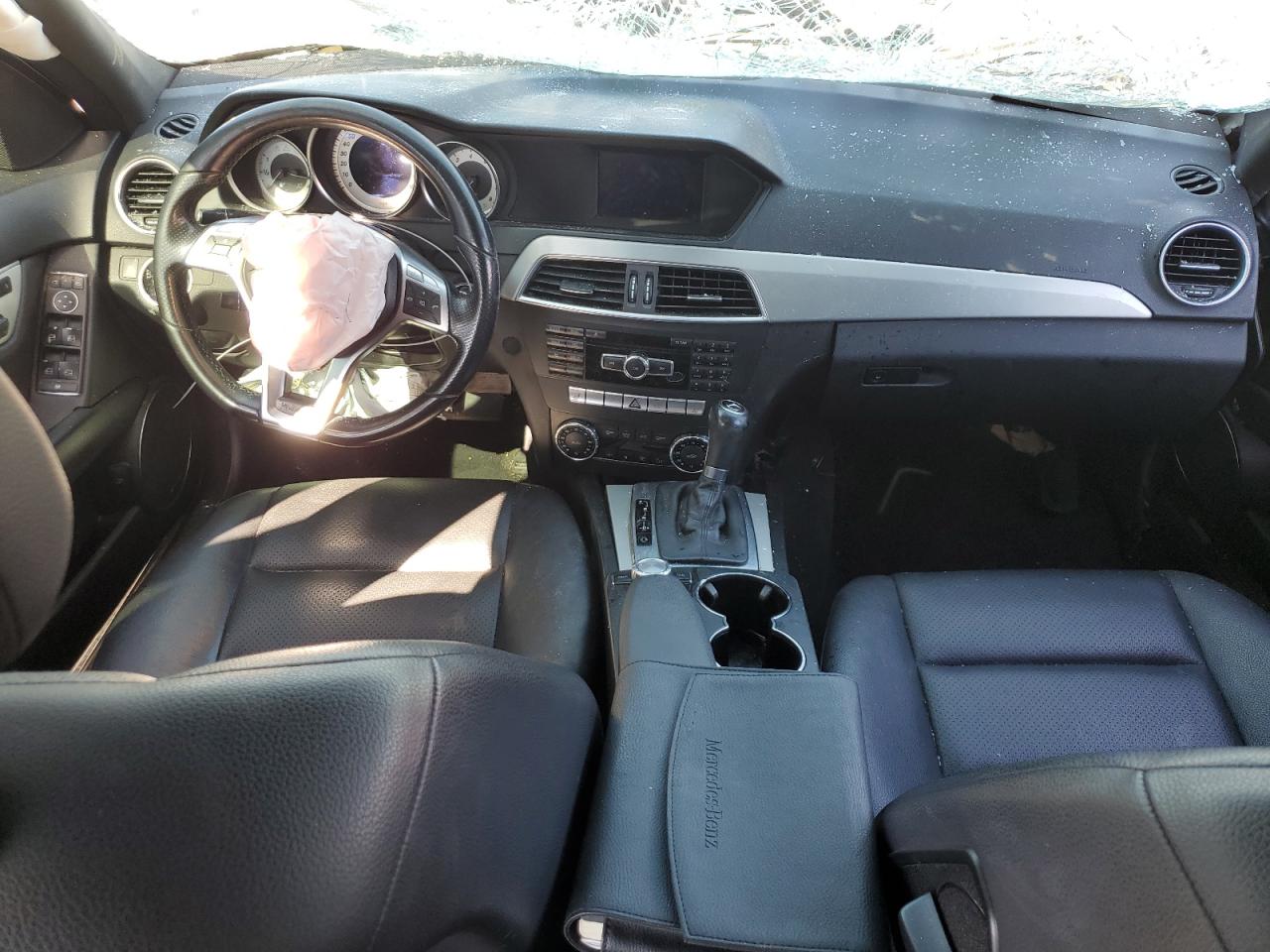 2013 Mercedes-Benz C-klasse VIN WDDGF8AB3DG130966 Copart auction photo, front end / side damage thumbnail 8