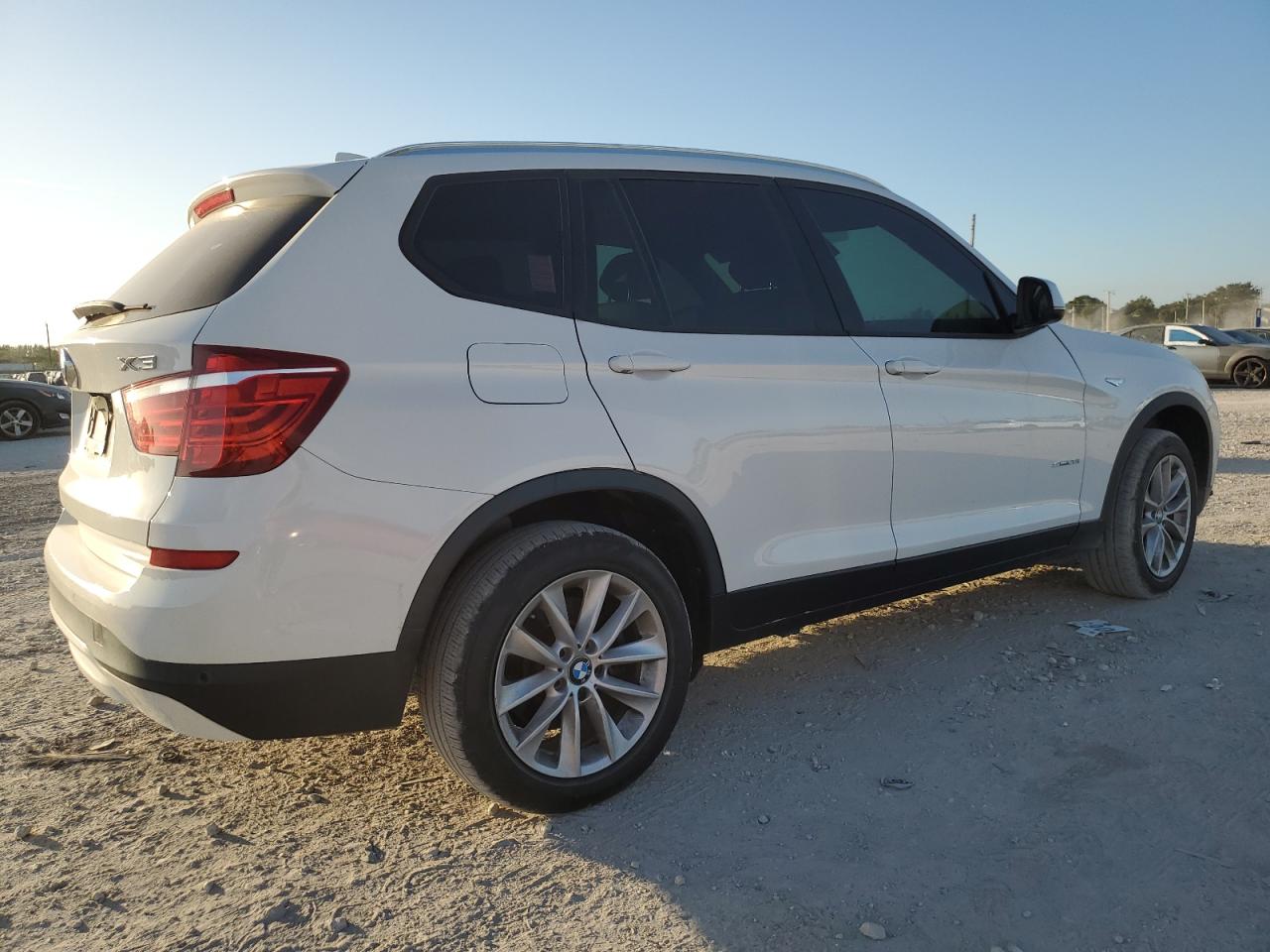 2017 BMW X3 VIN 5UXWZ7C59H0U46285 Copart auction photo, minor dent/scratches damage thumbnail 3