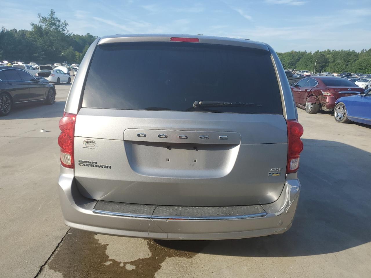 2015 Dodge Caravan VIN 2C4RDGCG2FR712425 Copart auction photo, side damage thumbnail 6