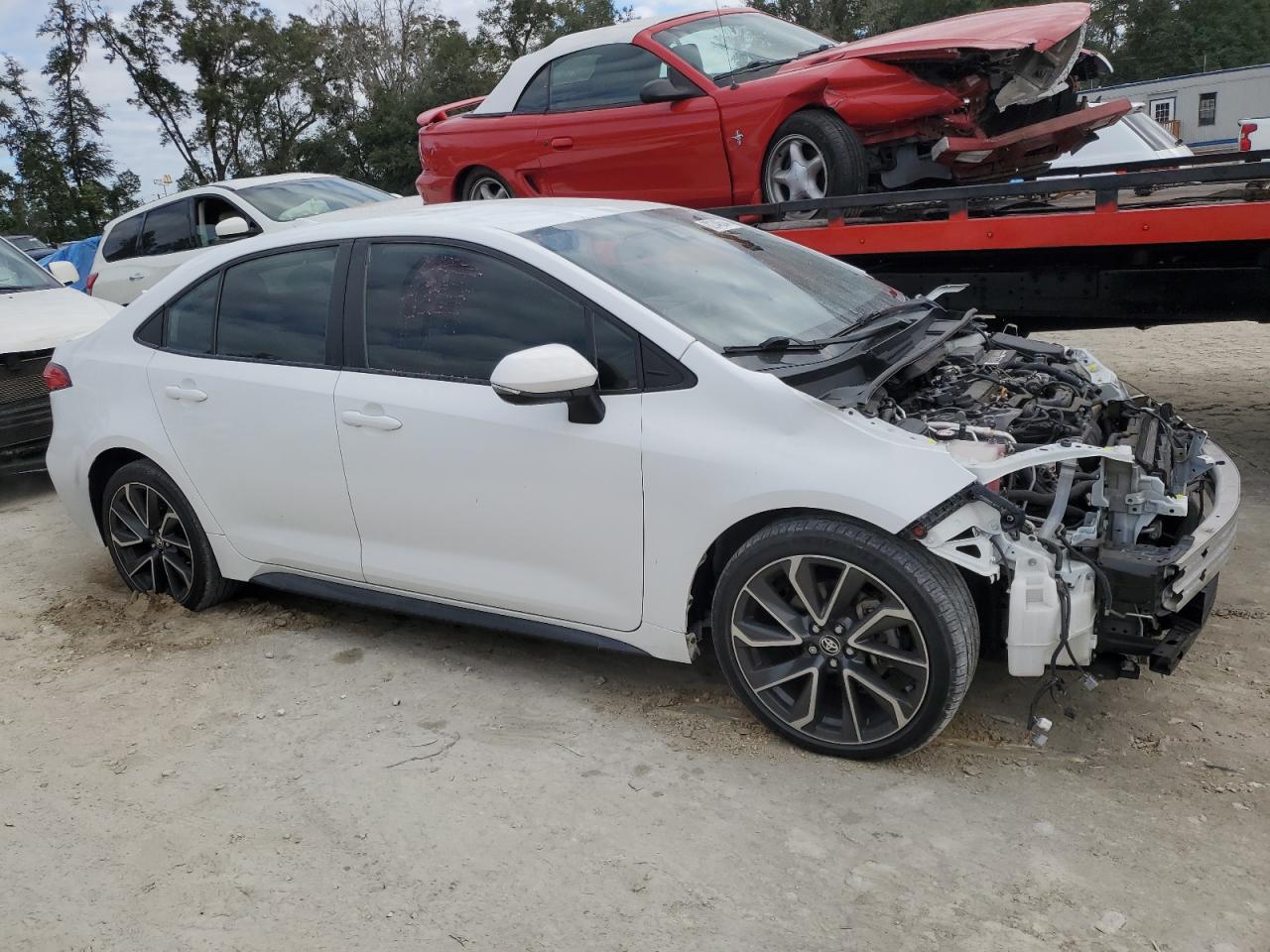 2020 Toyota Corolla VIN 5YFS4RCE5LP011028 Copart auction photo, front end / minor dent/scratches damage thumbnail 4