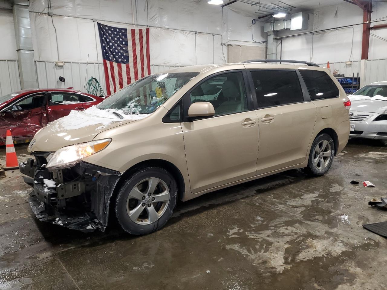 2014 Toyota Sienna VIN 5TDKK3DC6ES412923