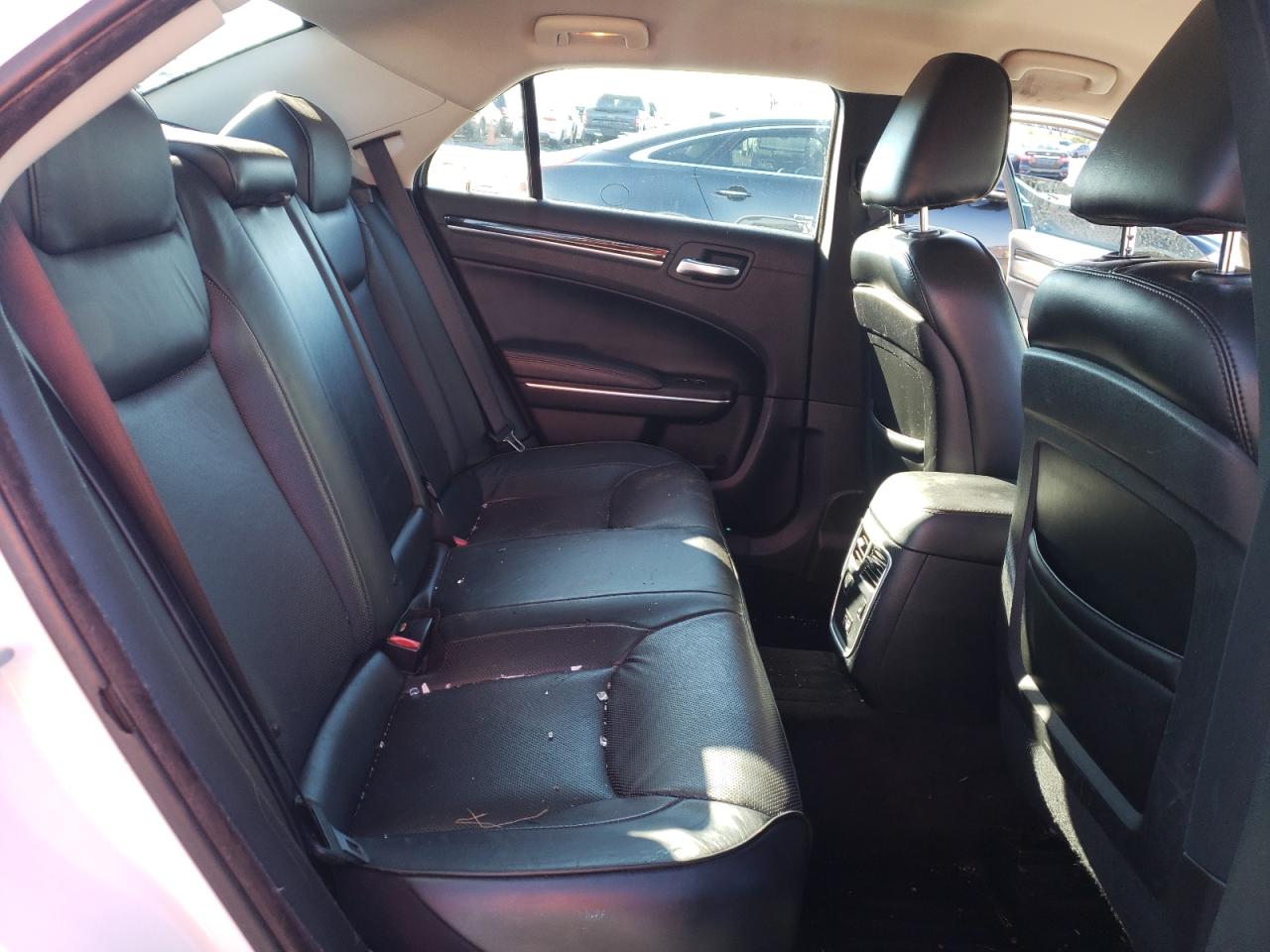 2018 Chrysler 300 VIN 2C3CCAEG1JH136784 Copart auction photo, front end / minor dent/scratches damage thumbnail 10