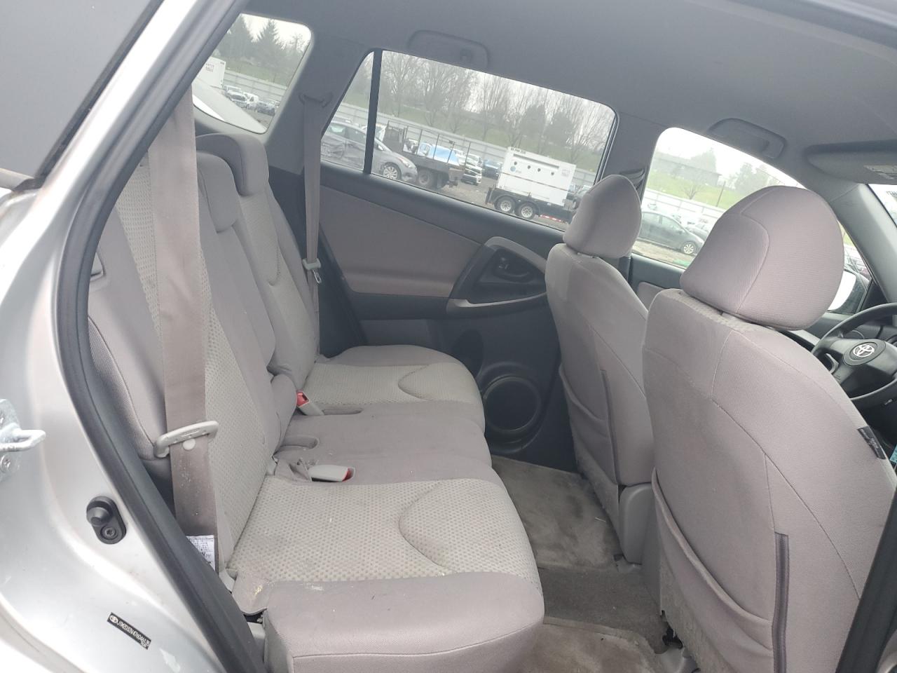 2007 Toyota RAV 4 VIN JTMZD33V476046135 Copart auction photo, front end damage thumbnail 10