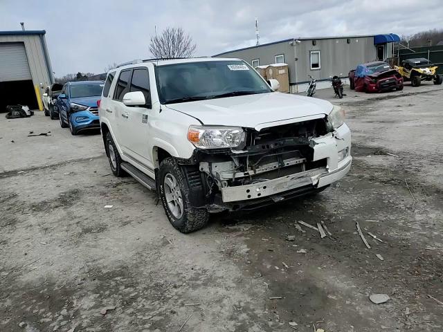 2013 Toyota 4Runner VIN JTEBU5JR8D5132144 Copart auction photo, front end / minor dent/scratches damage thumbnail 14