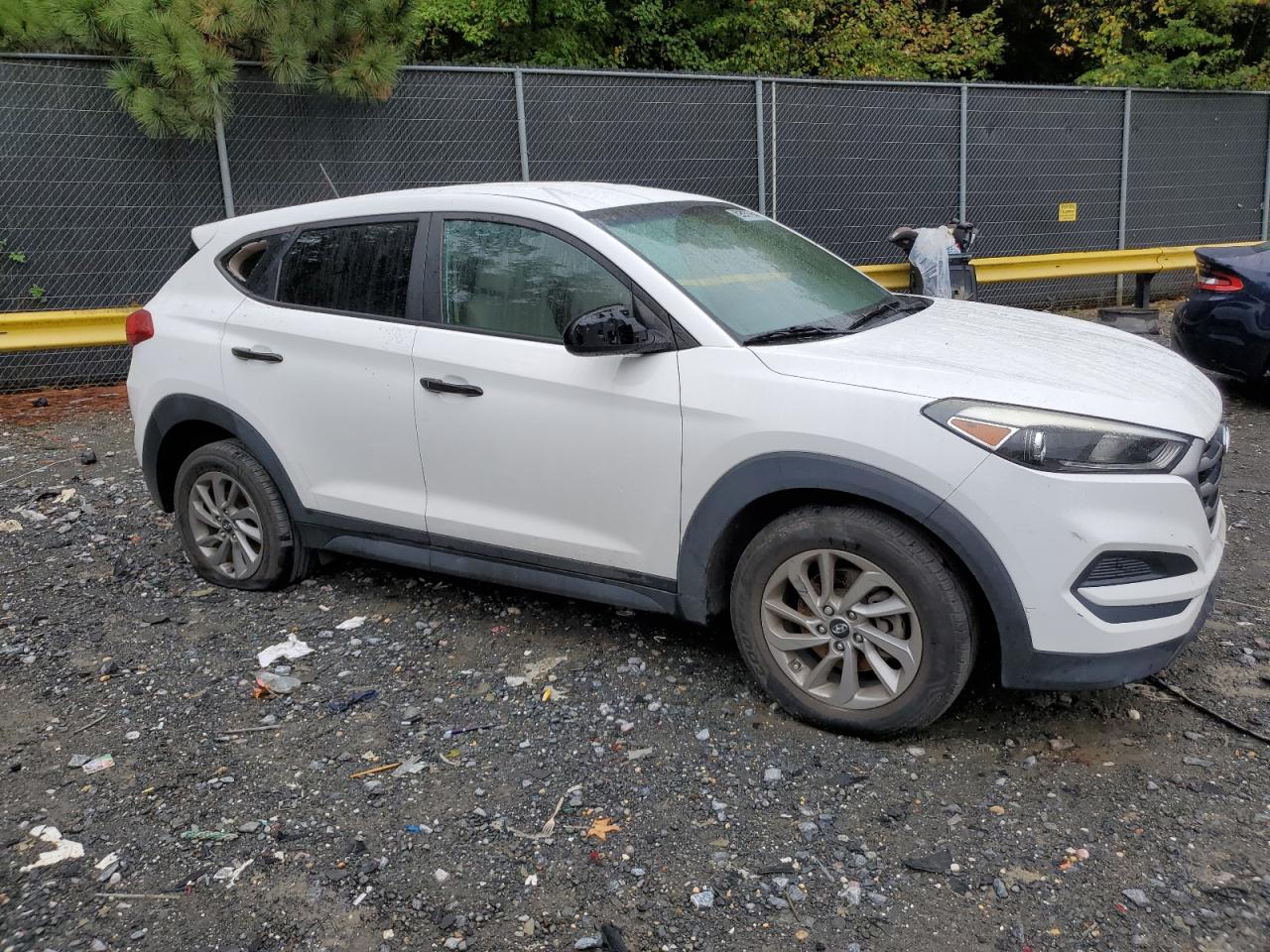 2017 Hyundai Tucson VIN KM8J23A44HU267577 Copart auction photo, vandalism / side damage thumbnail 4