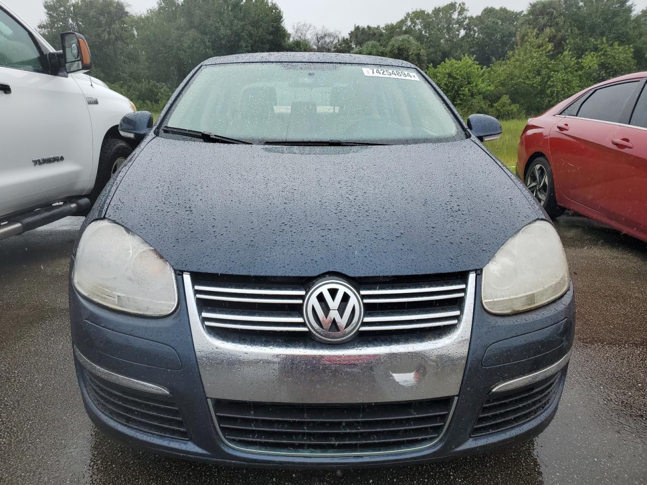 2010 Volkswagen Jetta VIN 3VWAX7AJ8AM147596 Copart auction photo, water/flood damage thumbnail 5
