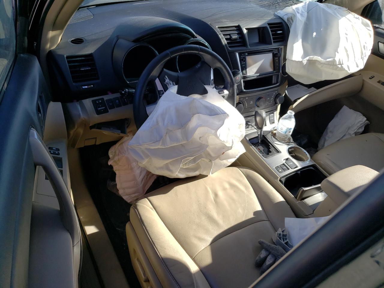 2013 Toyota Highlander VIN 5TDBK3EH5DS179285 Copart auction photo, front end damage thumbnail 8