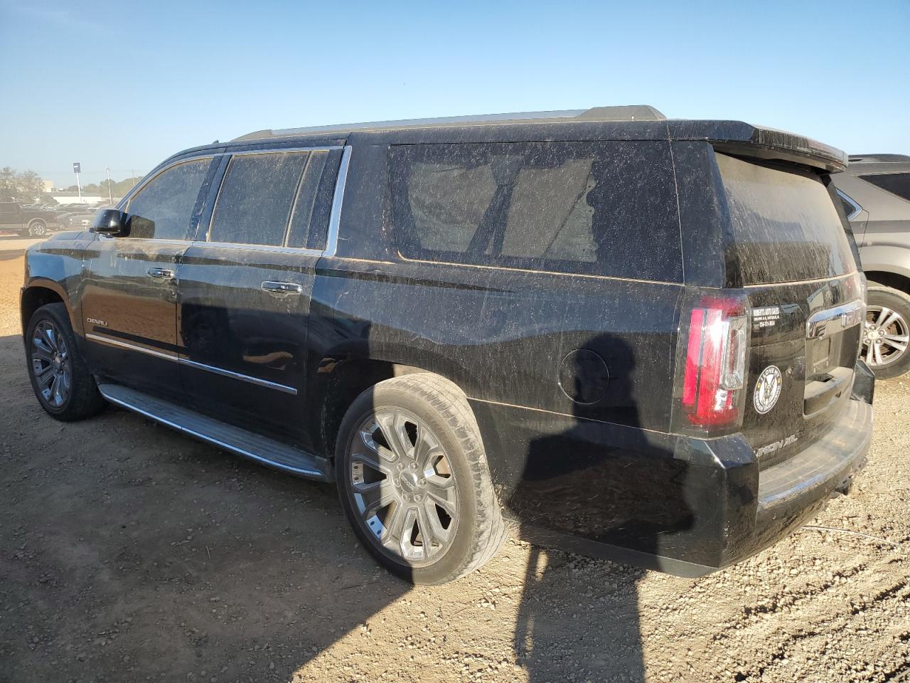 2015 GMC Yukon VIN 1GKS2JKJXFR557750 Copart auction photo, front end / side damage thumbnail 2