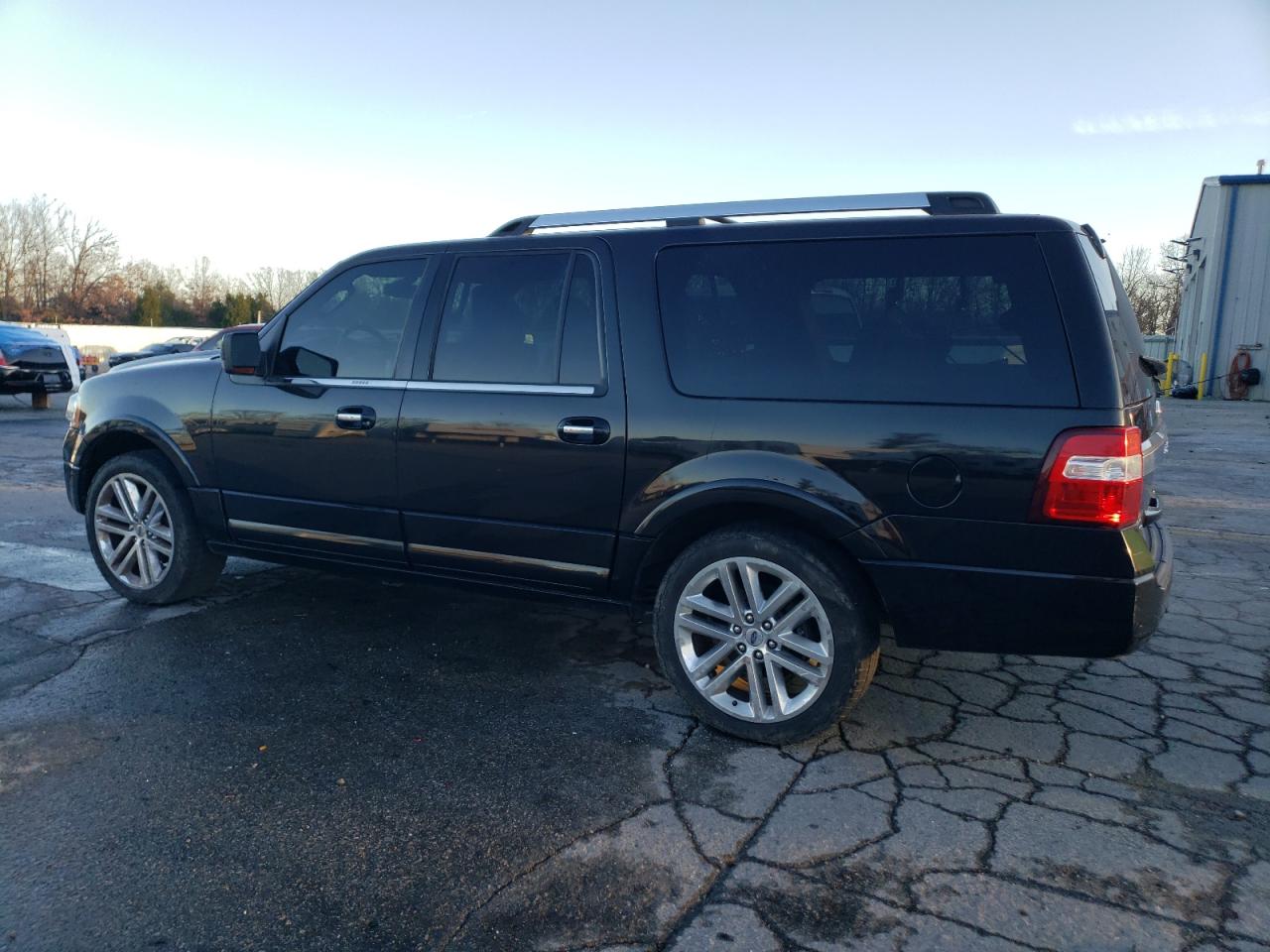2015 Ford Expedition VIN 1FMJK2ATXFEF49943 Copart auction photo, front end damage thumbnail 2