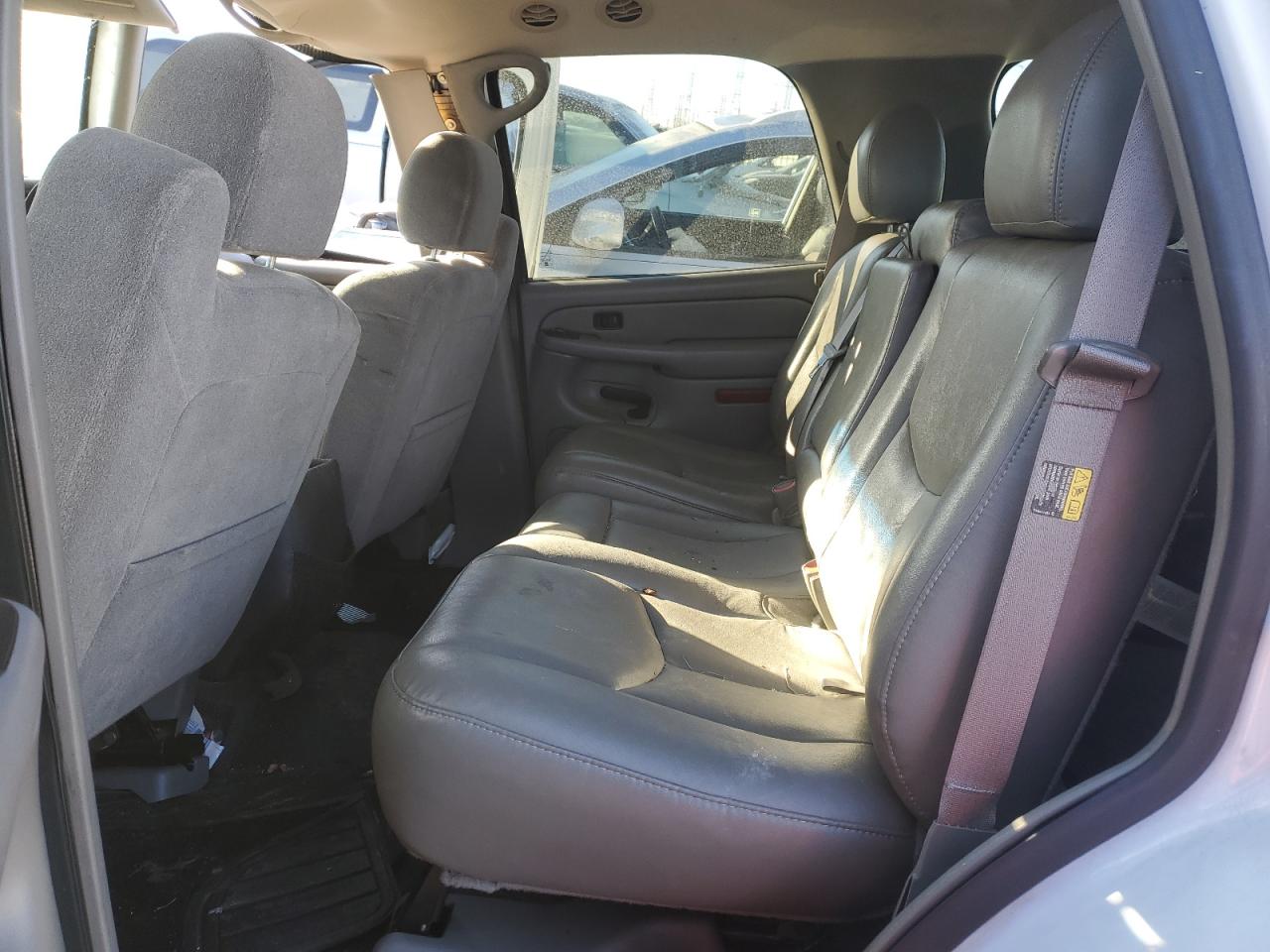 2005 Chevrolet Tahoe VIN 1GNEK13Z25J244760 Copart auction photo, all over damage thumbnail 11