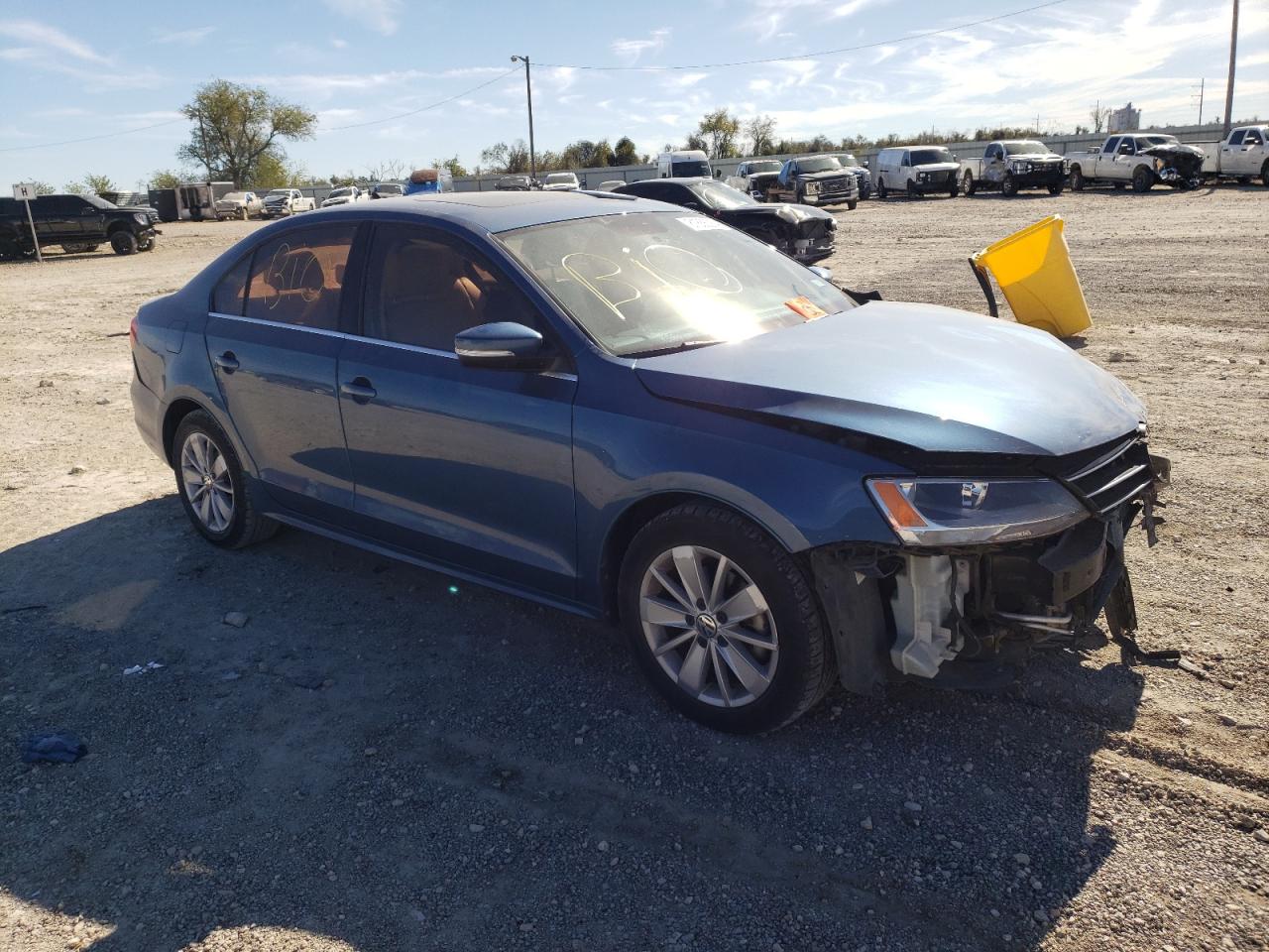 2015 Volkswagen Jetta VIN 3VWD07AJ3FM325651 Copart auction photo, front end damage thumbnail 4