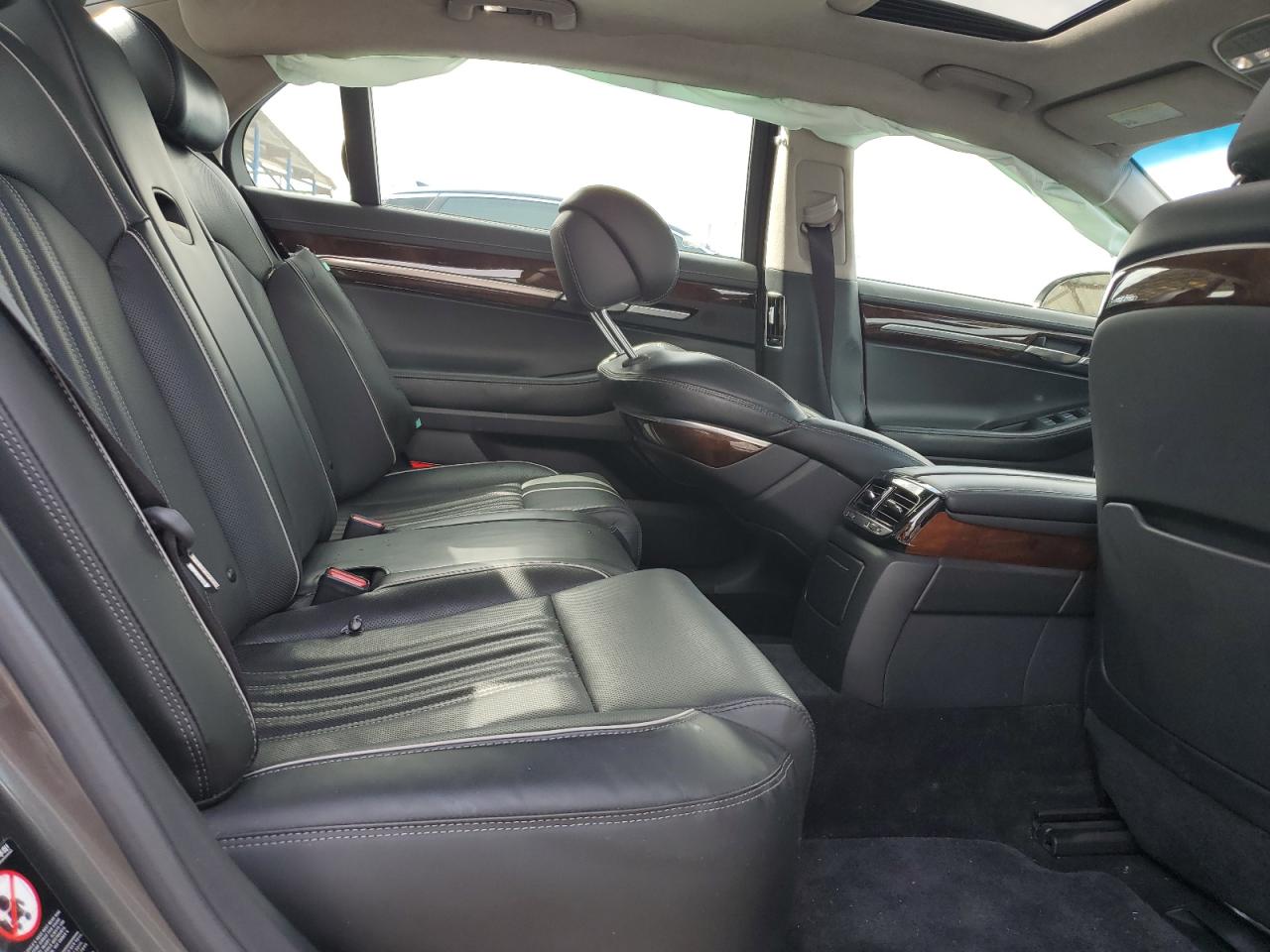 2018 Genesis G90 VIN KMHG34JA9JU043262 Copart auction photo, side / rear end damage thumbnail 10