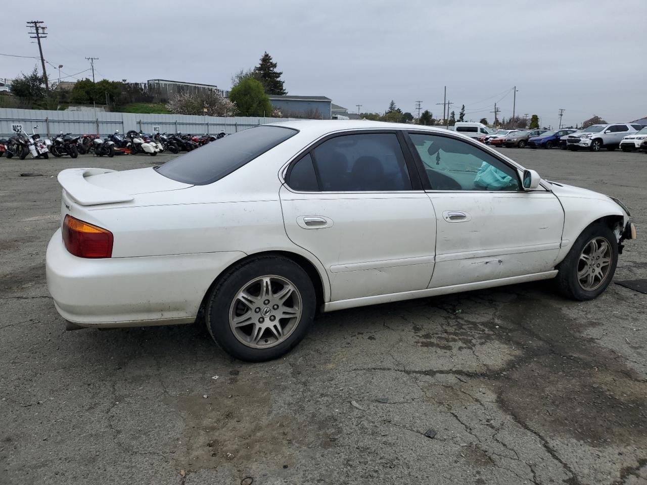 2000 Acura TL VIN 19UUA5672YA030186 Copart auction photo, front end / all over damage thumbnail 3