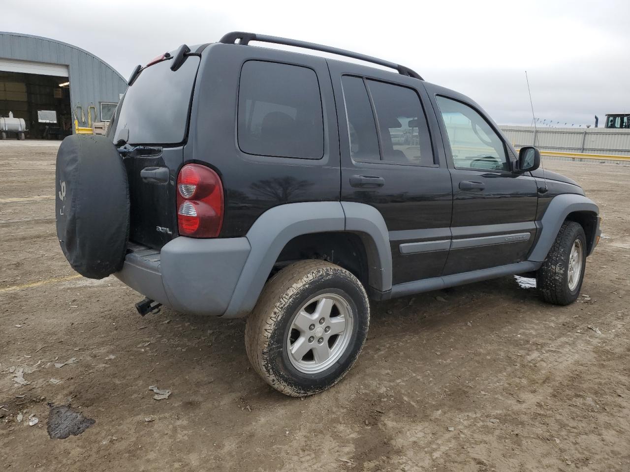 2005 Jeep Liberty (North America) VIN 1J4GL48KX5W631078 Copart auction photo, all over damage thumbnail 3