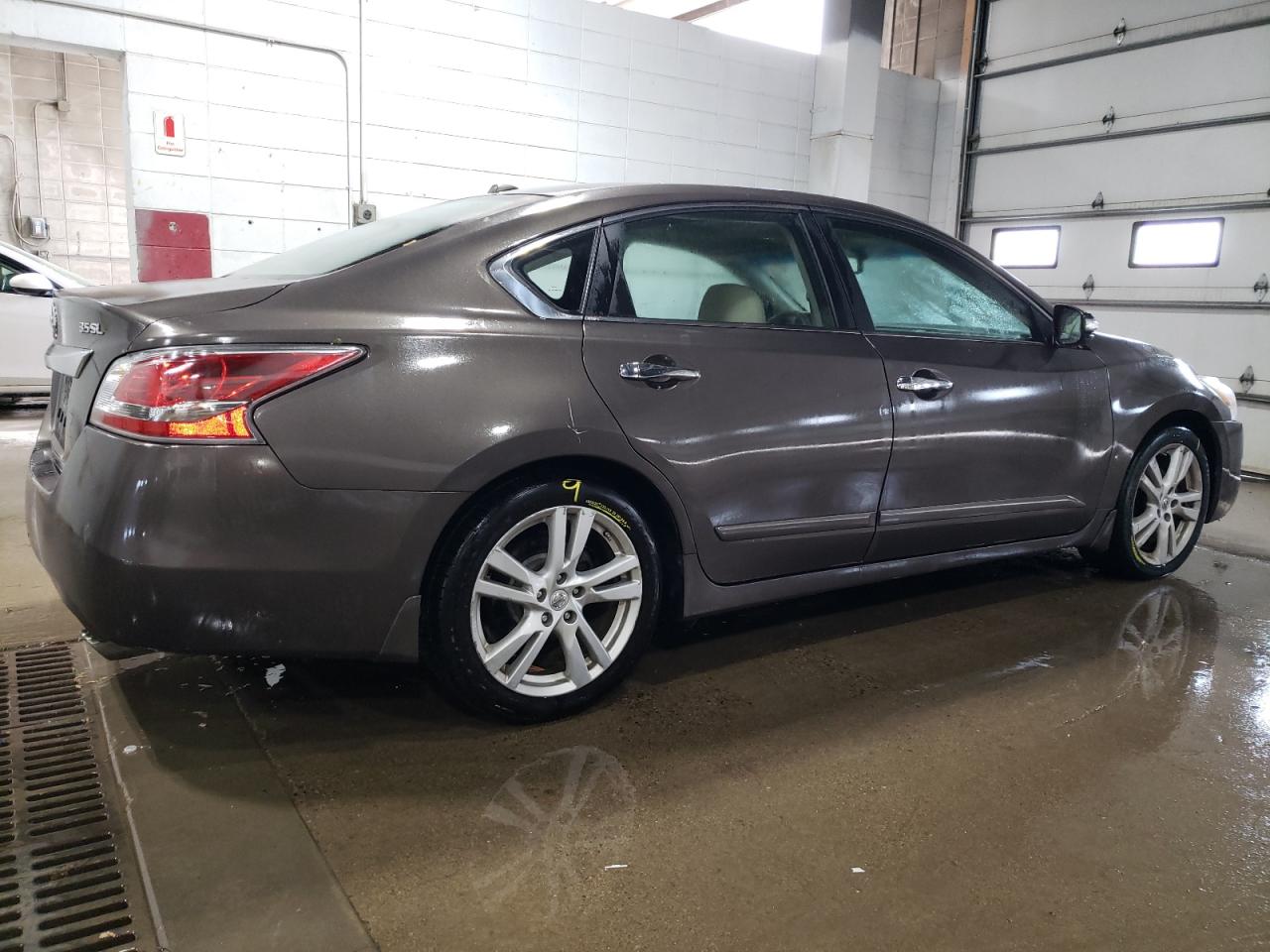 2015 Nissan Altima VIN 1N4BL3AP6FC414832 Copart auction photo, front end / rear end damage thumbnail 3