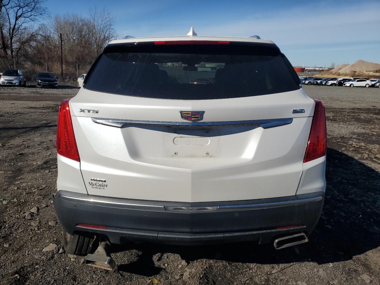 2017 Cadillac XT5 VIN 1GYKNDRSXHZ327030 Copart auction photo, rear end / side damage thumbnail 6