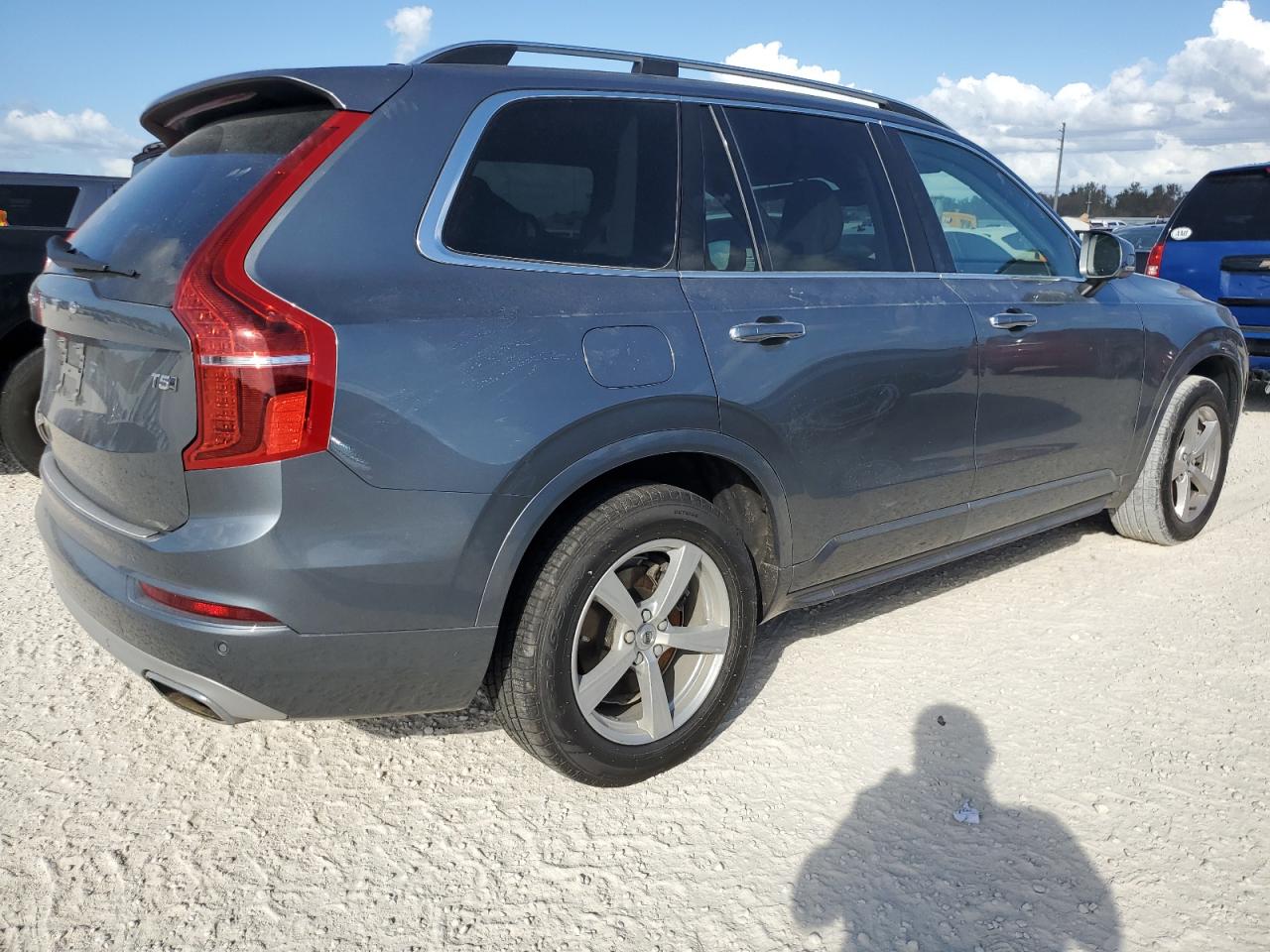 2017 Volvo XC90 VIN YV4102XK6H1144842 Copart auction photo, water/flood damage thumbnail 3
